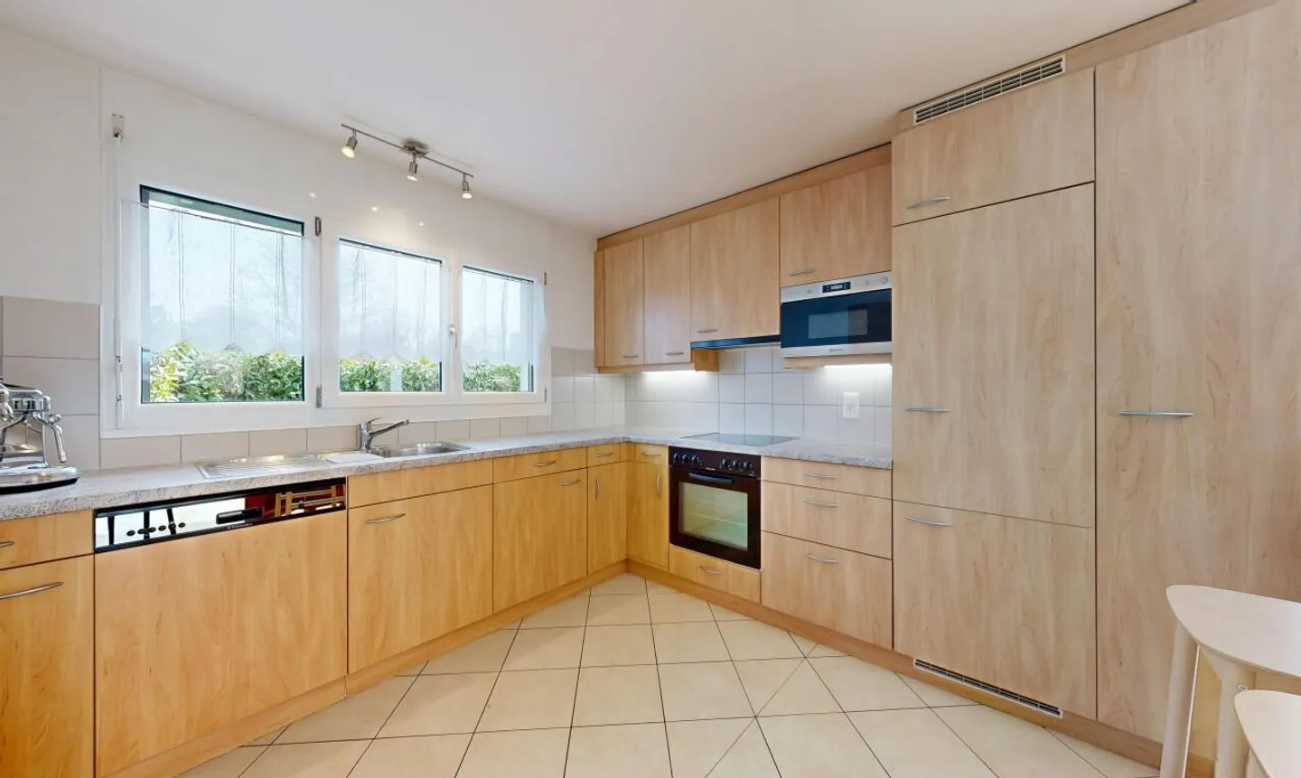 Casa di charme con grande giardino e volumi generosi - Foto 9 di 13