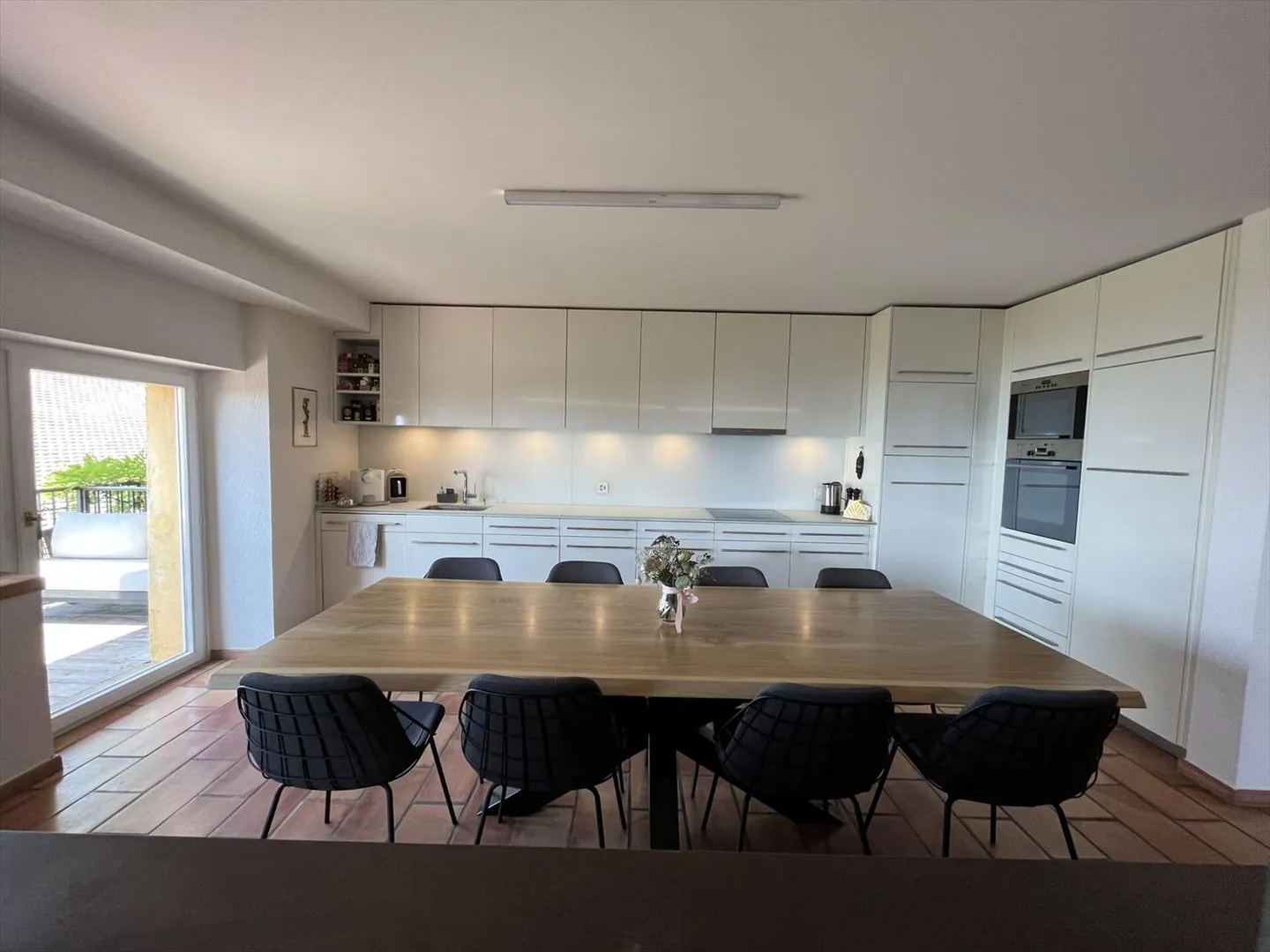 Superb accommodation with character and unobstructed view - Photo 4 of 11