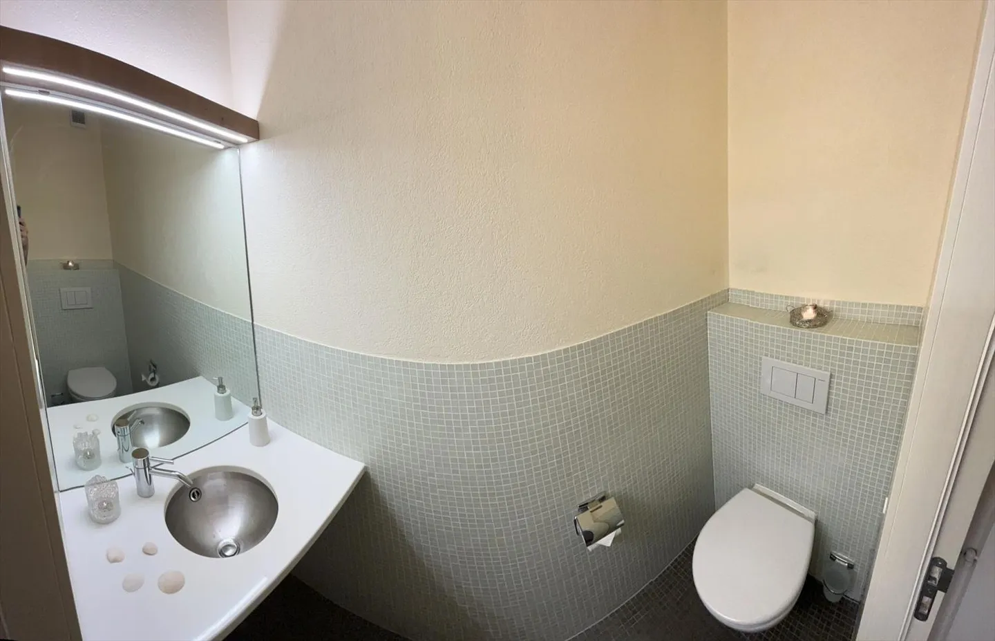 Superb accommodation with character and unobstructed view - Photo 7 of 11