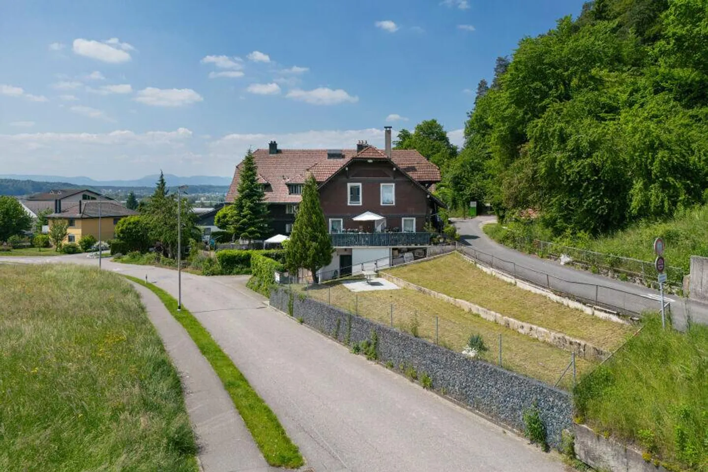 Maison multigénérationnelle ou propriété d'investissement - Photo 1 sur 9