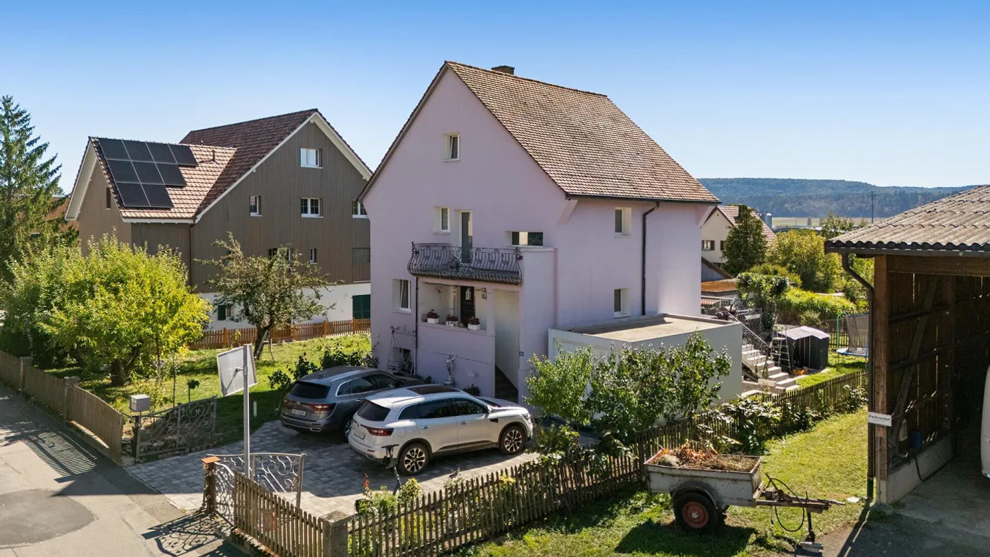 Space and View - Detached 5.5-Room Single-Family Home with Apartment - Photo 1 of 21