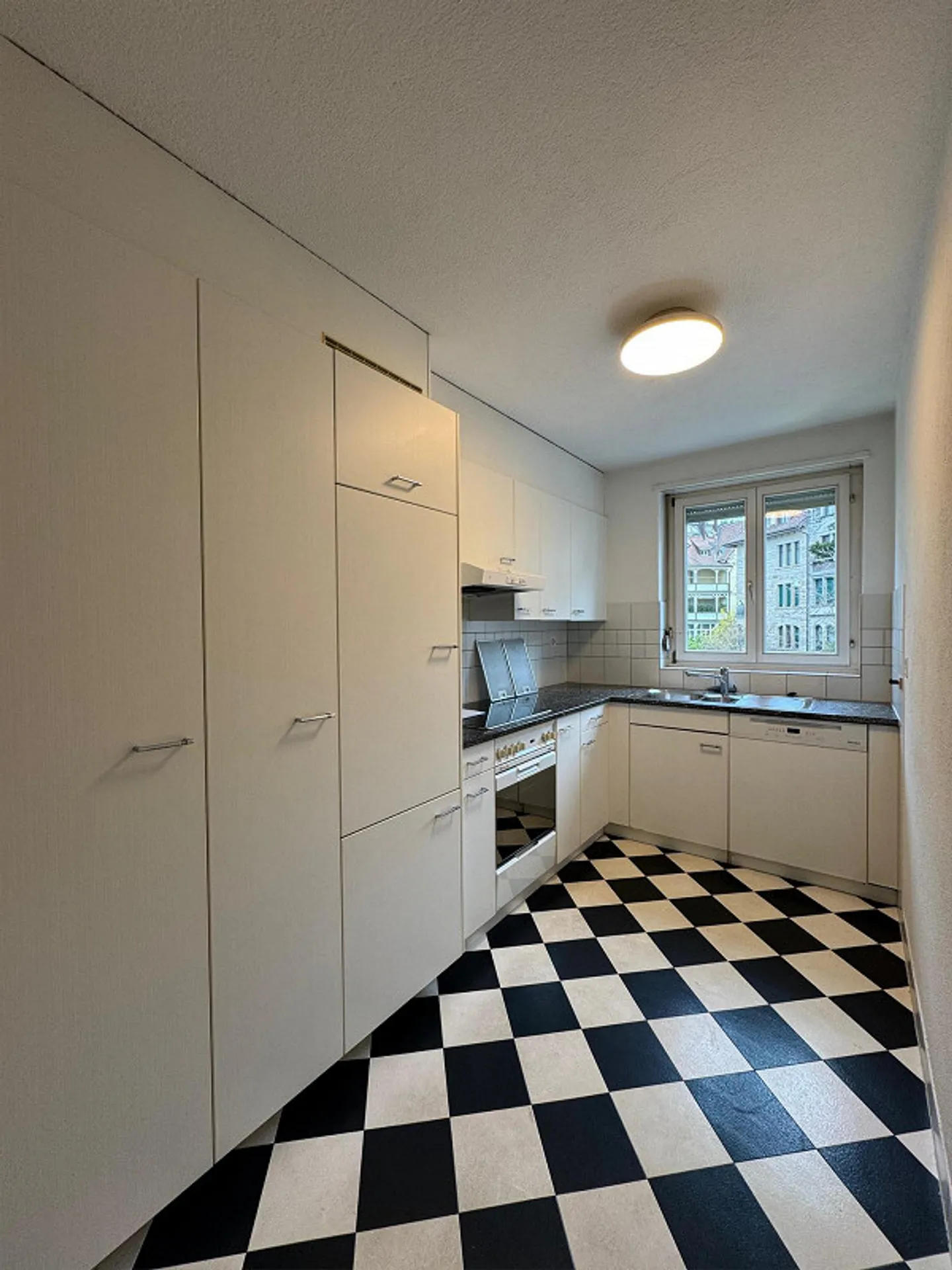 3.0 Room Apartment near Hottingerplatz - Photo 2 of 6