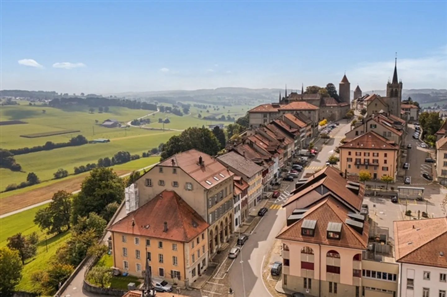Commercio e uffici nel centro di Romont - Foto 1 di 13