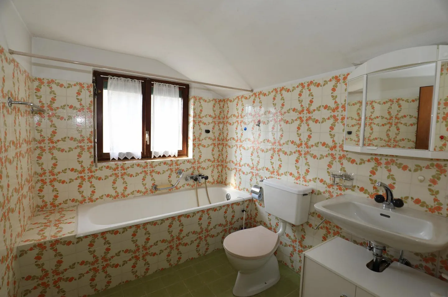 Haus inmitten von Rebbergen, schöne Weitsicht bis auf den Lago Maggior - Foto 14 di 17