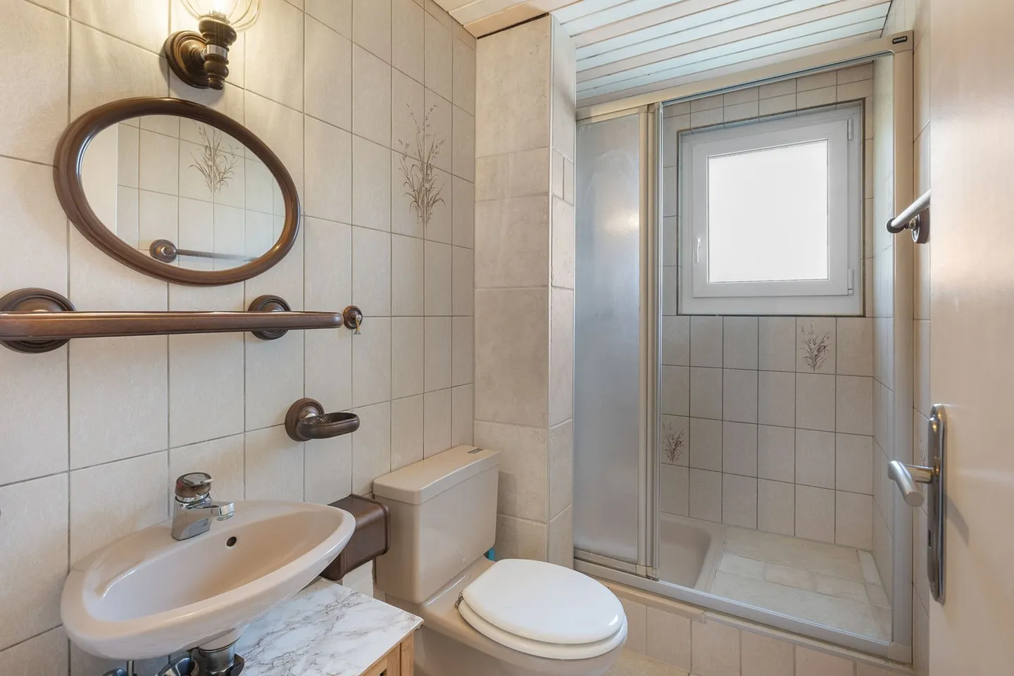 Geräumige Villa mit Pool und schönem Außenbereich in Grolley - Foto 7 von 12