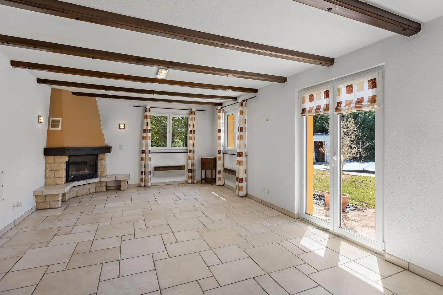 Geräumige Villa mit Pool und schönem Außenbereich in Grolley - Foto 2 von 12