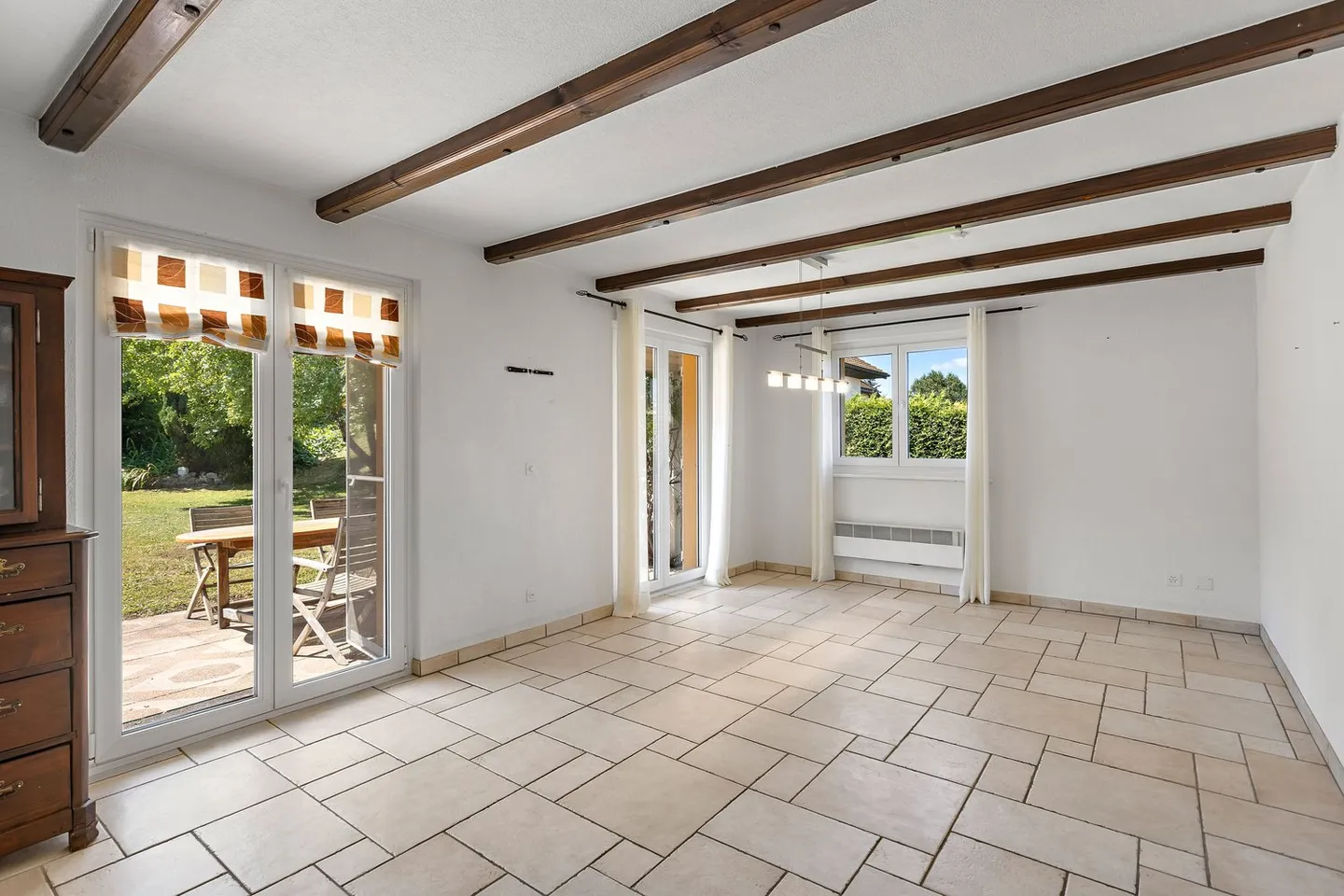 Geräumige Villa mit Pool und schönem Außenbereich in Grolley - Foto 3 von 12