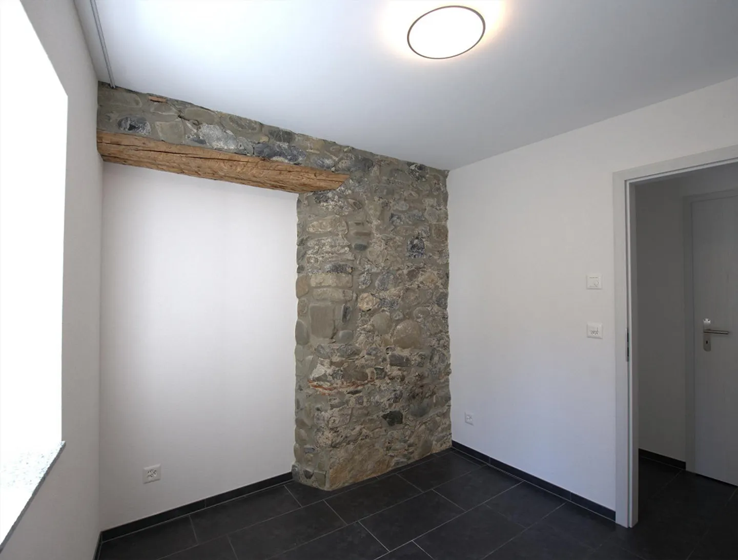 Appartement fraîchement rénové avec charme - Photo 1 sur 14