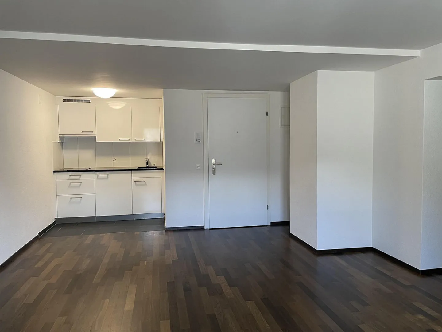 Gemütliche 1.5 Zimmer-Wohnung in Pfäffikon - Foto 2 von 5