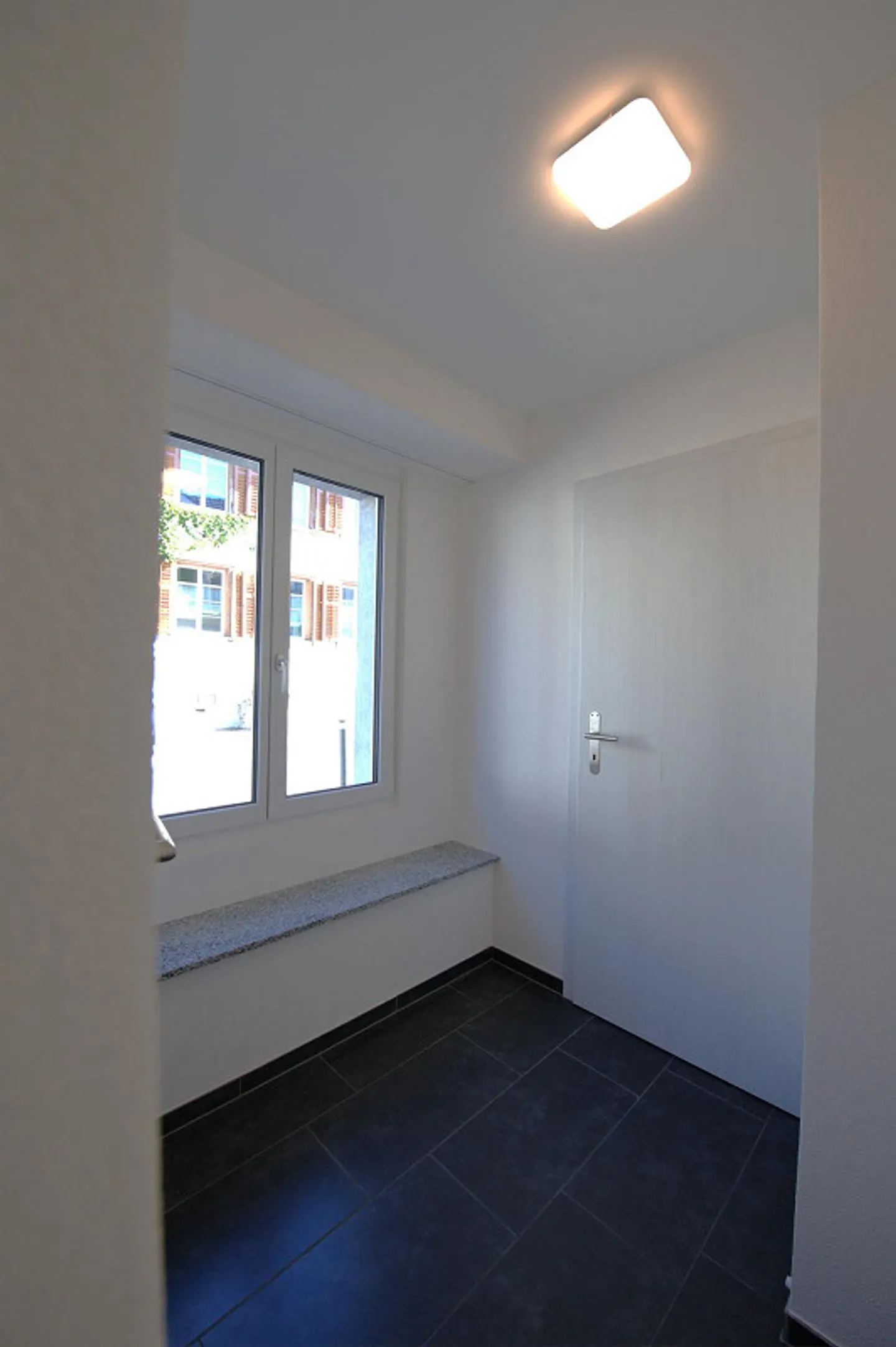 Appartement fraîchement rénové avec charme - Photo 5 sur 14