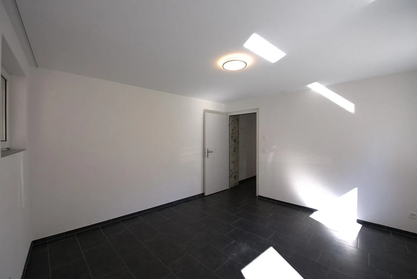 Appartement fraîchement rénové avec charme - Photo 11 sur 14