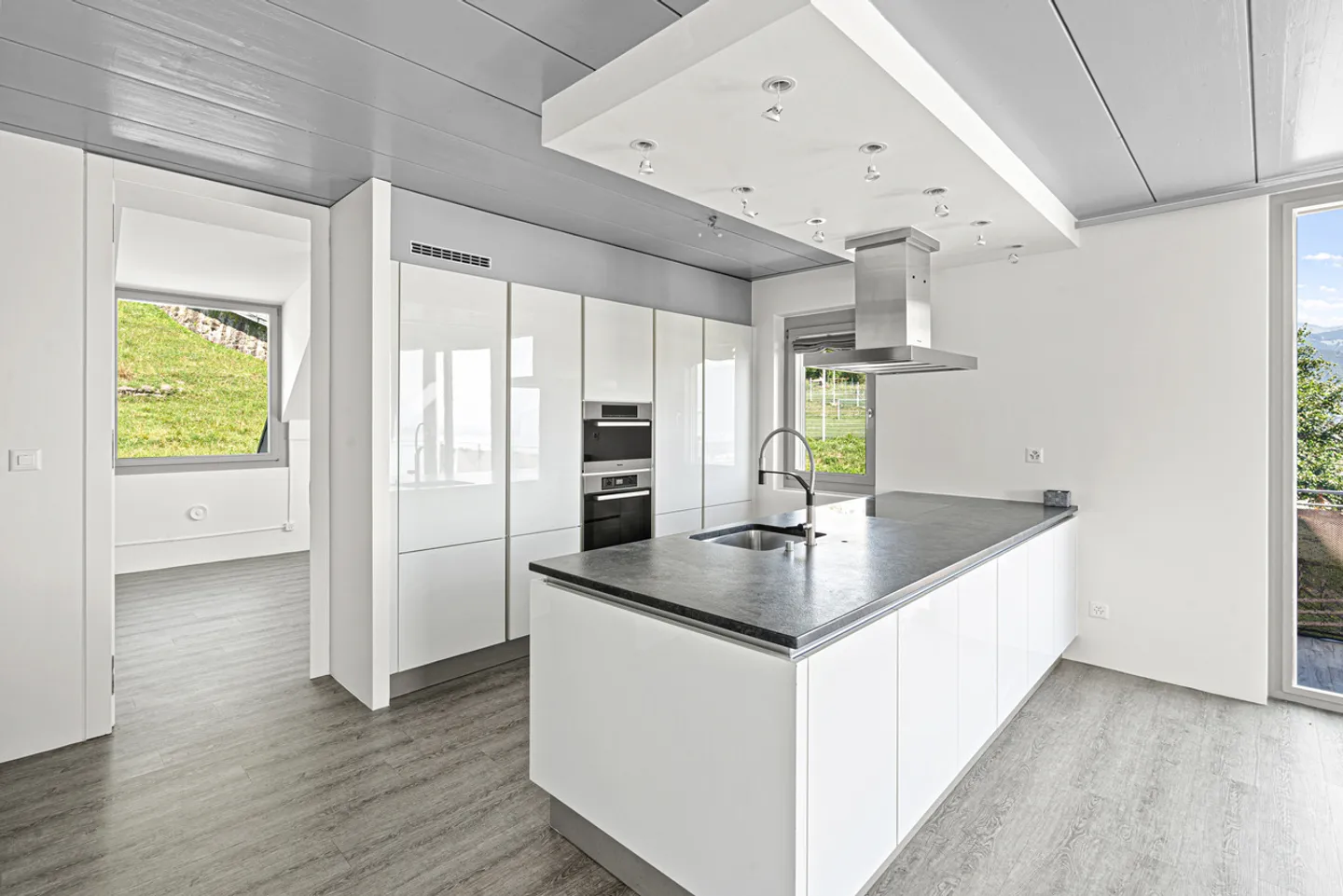 Appartement d'exception avec vue sur le lac Léman - Photo 2 sur 14