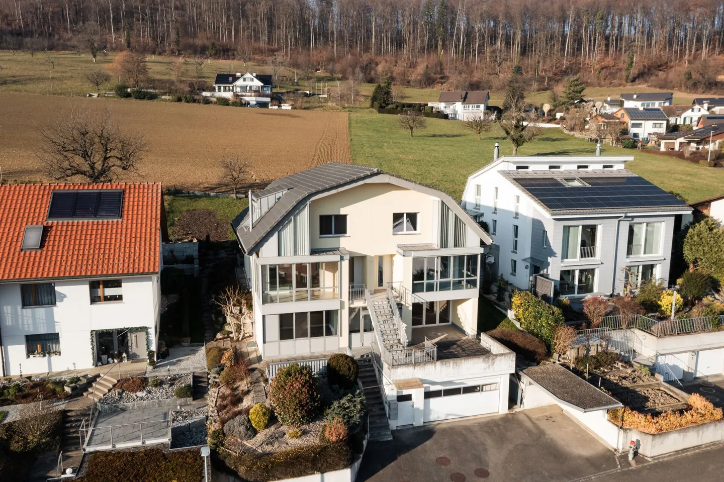 Casa multigenerazionale / due case a schiera con garage e giardino - Foto 5 di 39