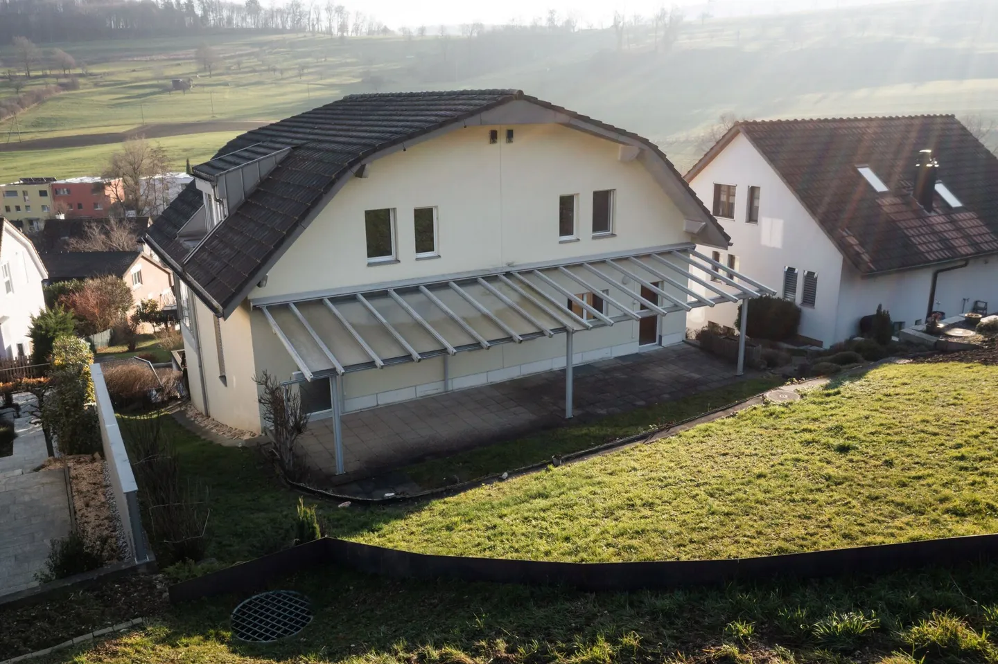 Casa multigenerazionale / due case a schiera con garage e giardino - Foto 6 di 39