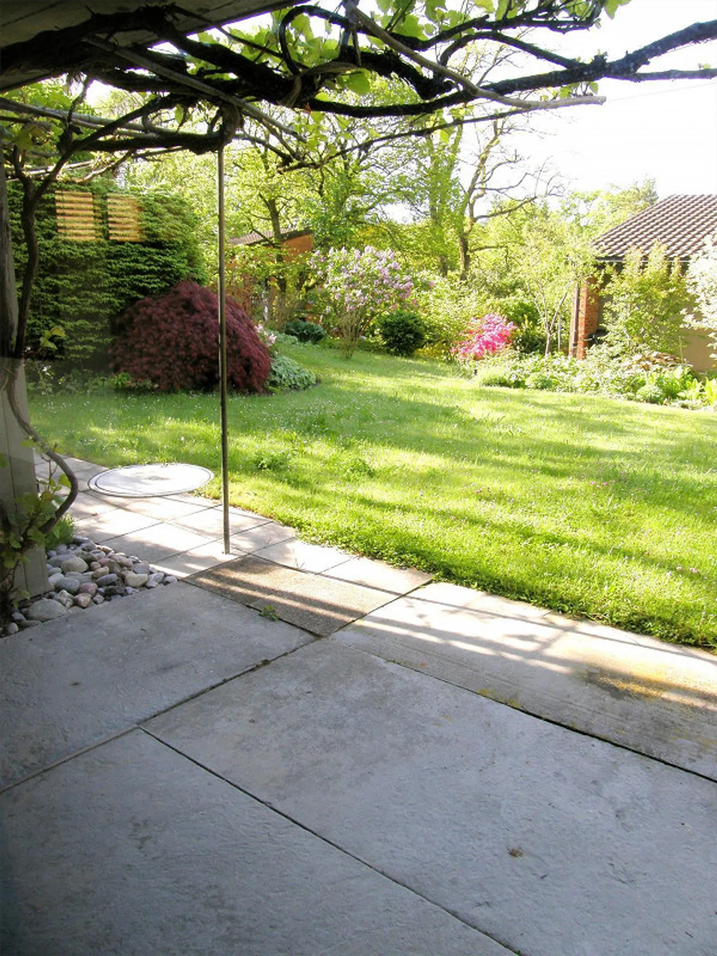 Orienté vers la nature + Calme maison individuelle de 3,5 pièces incluant 2 garages - Photo 10 sur 12