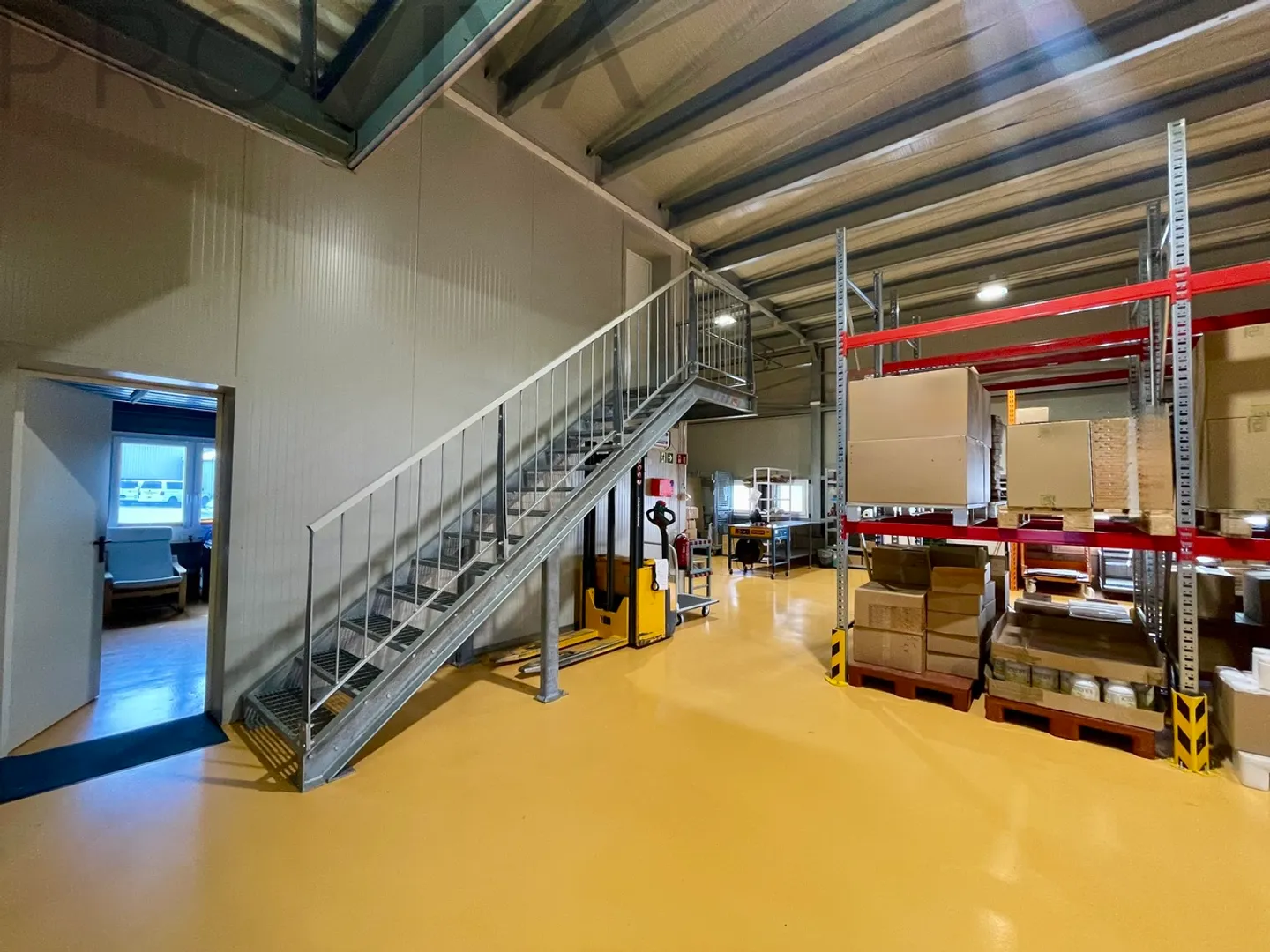 Grande hall industriale modulare con 31 box garage - Foto 5 di 9