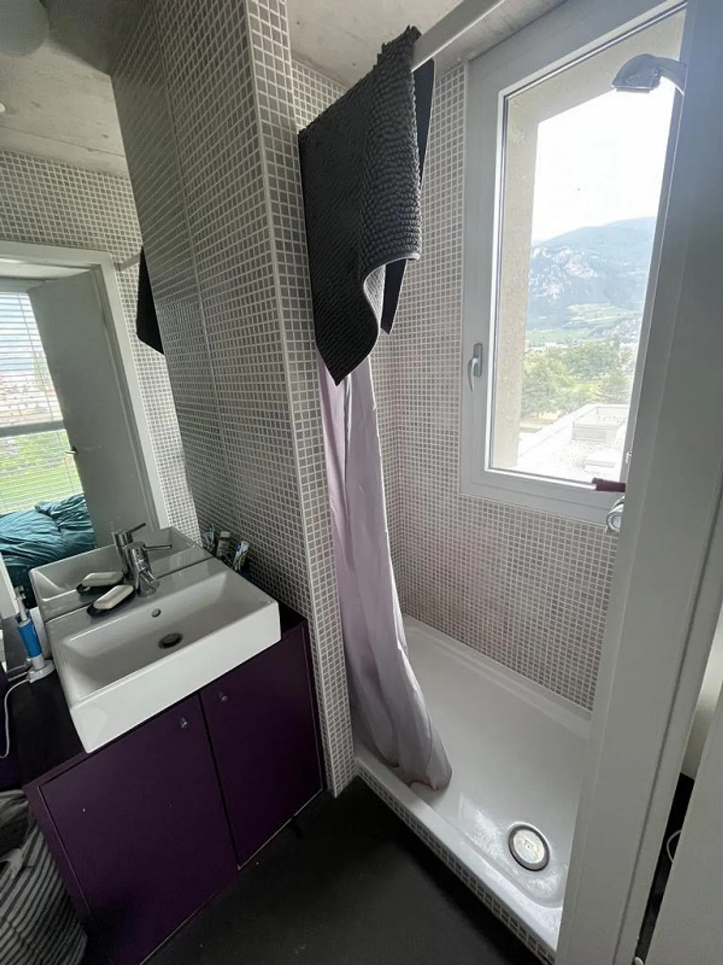 Appartement moderne avec balcon - Photo 8 sur 9