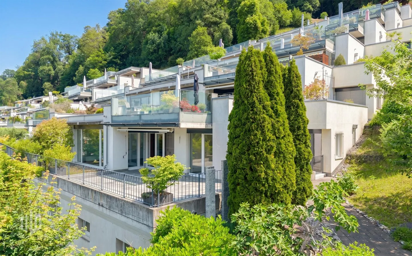 ImmoWyss - Maison de Terrasse avec Vue sur le Château, la Ville et le Stockhorn - Photo 1 sur 8