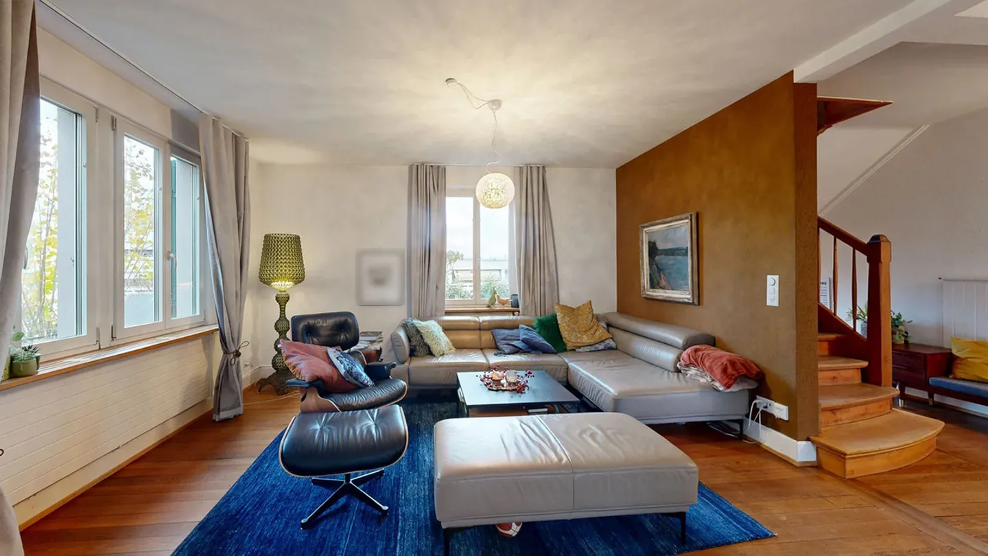 «Freistehendes 6.5-Zimmer-Einfamilienhaus mit Carport und Schwedenofen» - Foto 2 von 27