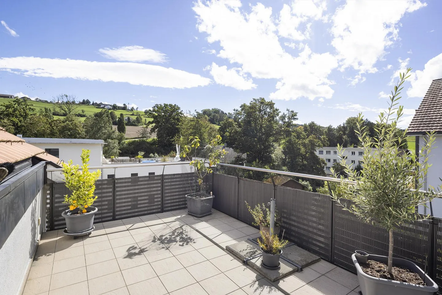 Modern living oasis with panoramic views and sunny terrace - Photo 10 of 11