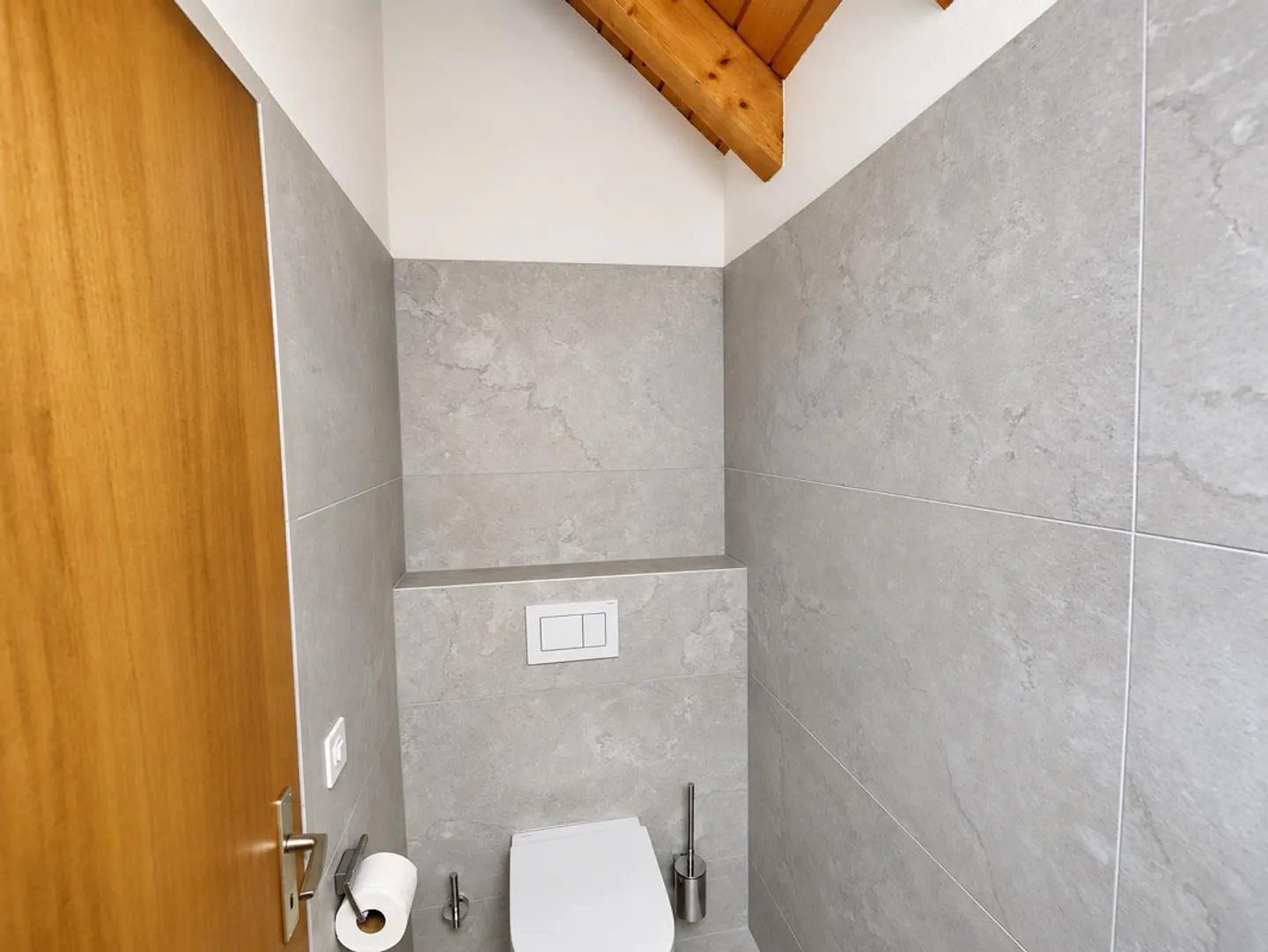 Renovated 4½-room maisonette apartment in a central location - Photo 13 of 17