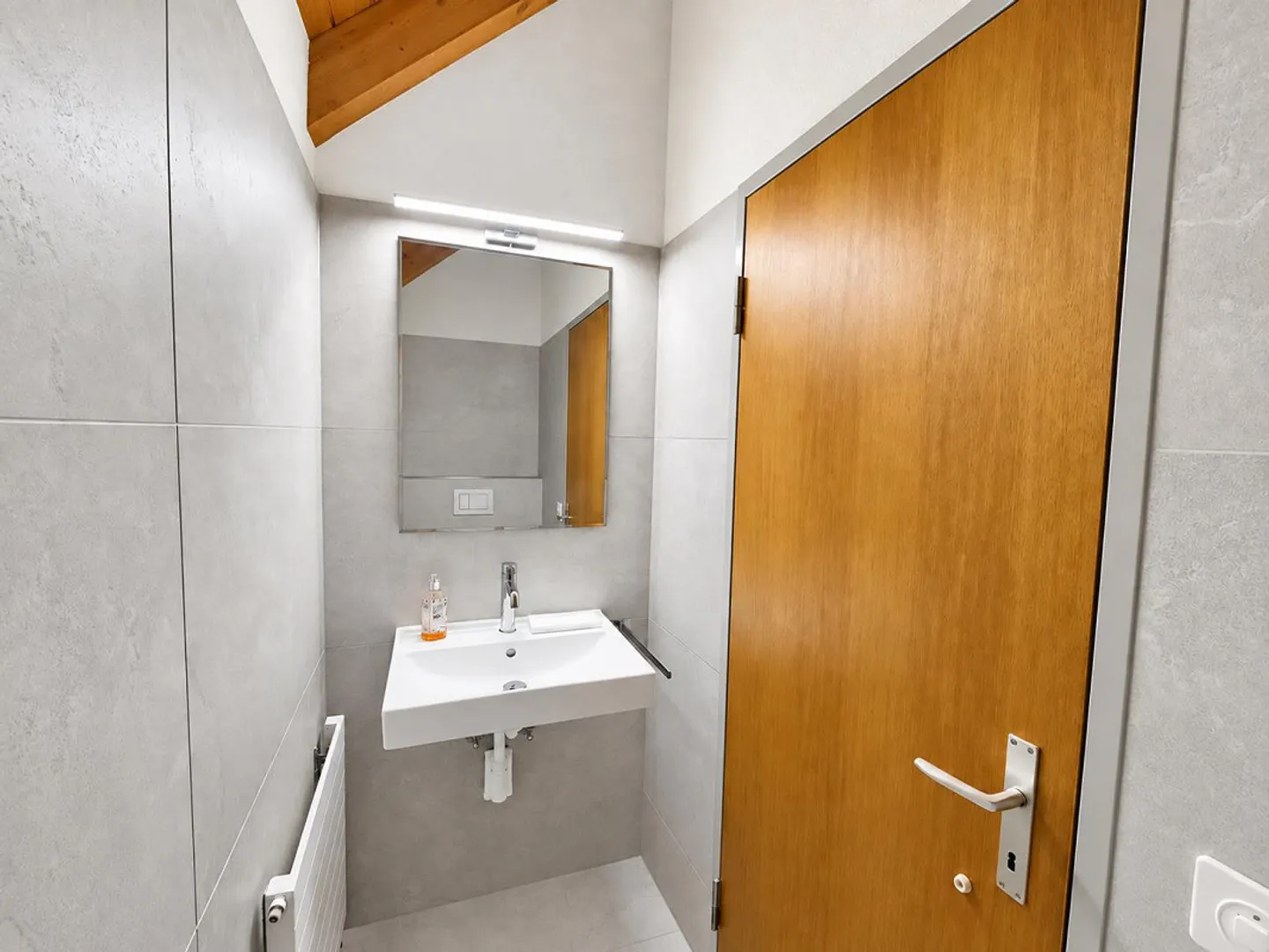 Renovated 4½-room maisonette apartment in a central location - Photo 14 of 17