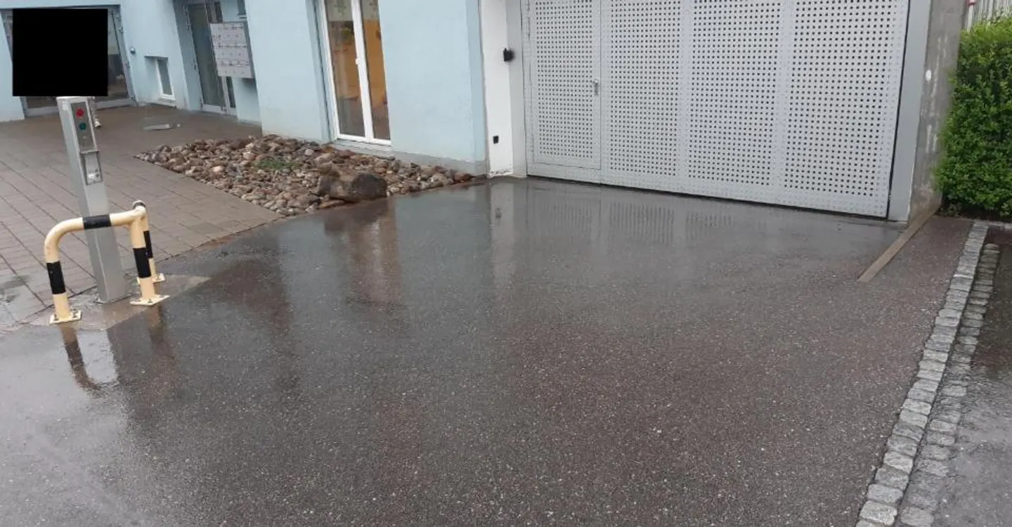 Parking space for rent - Photo 2 of 4