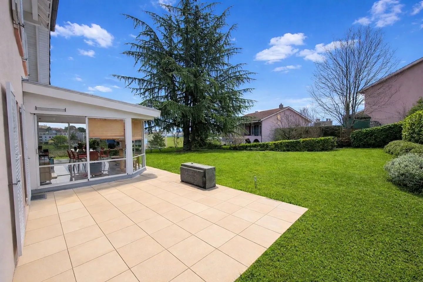 Wunderschöne individuelle Villa in der Nähe der Natur - Foto 3 von 11