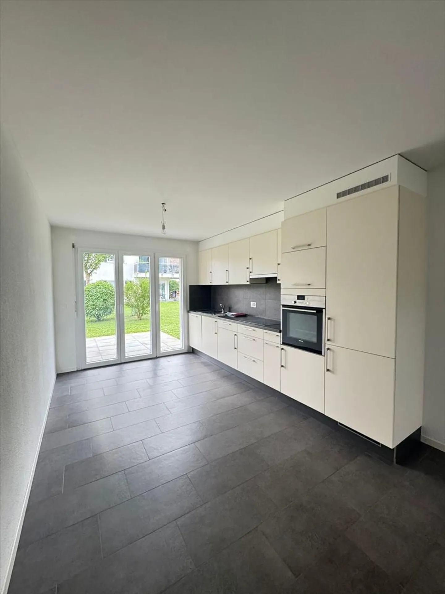 3.5 Room Apartment in Mathod - Photo 2 of 8