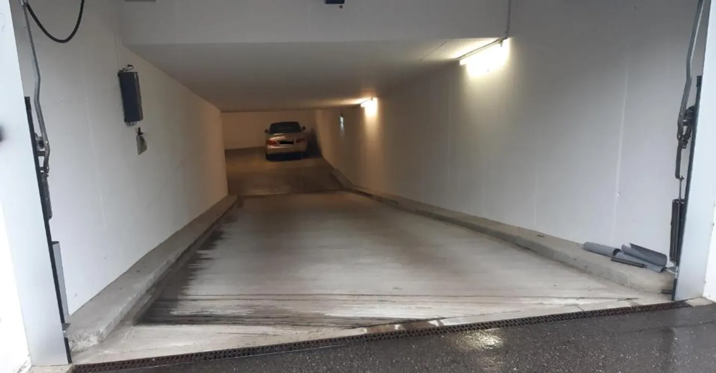 Parking space for rent - Photo 3 of 4