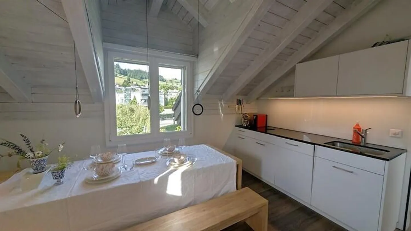 APPARTEMENT MAISONETTE 2½ CHAMBRES À UNTERÄGERI (ZG), MEUBLÉ, TEMPORAIRE - Photo 4 sur 8