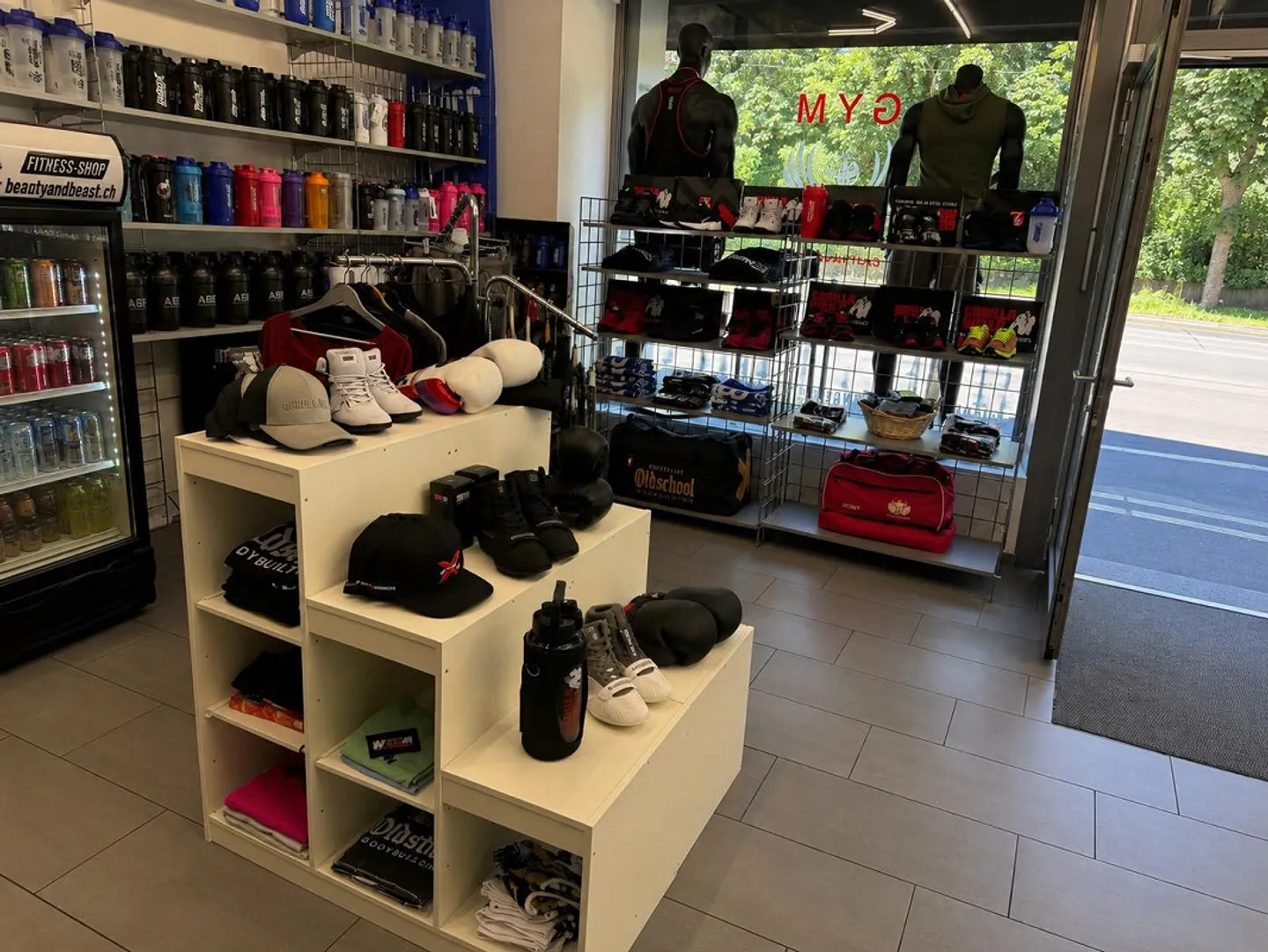 Looking for a new tenant for retail space - Photo 1 of 3