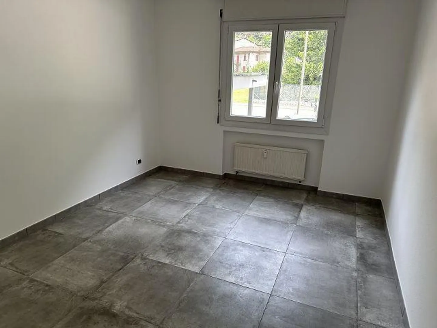 Modern Apartment in Bodio - Photo 8 of 15