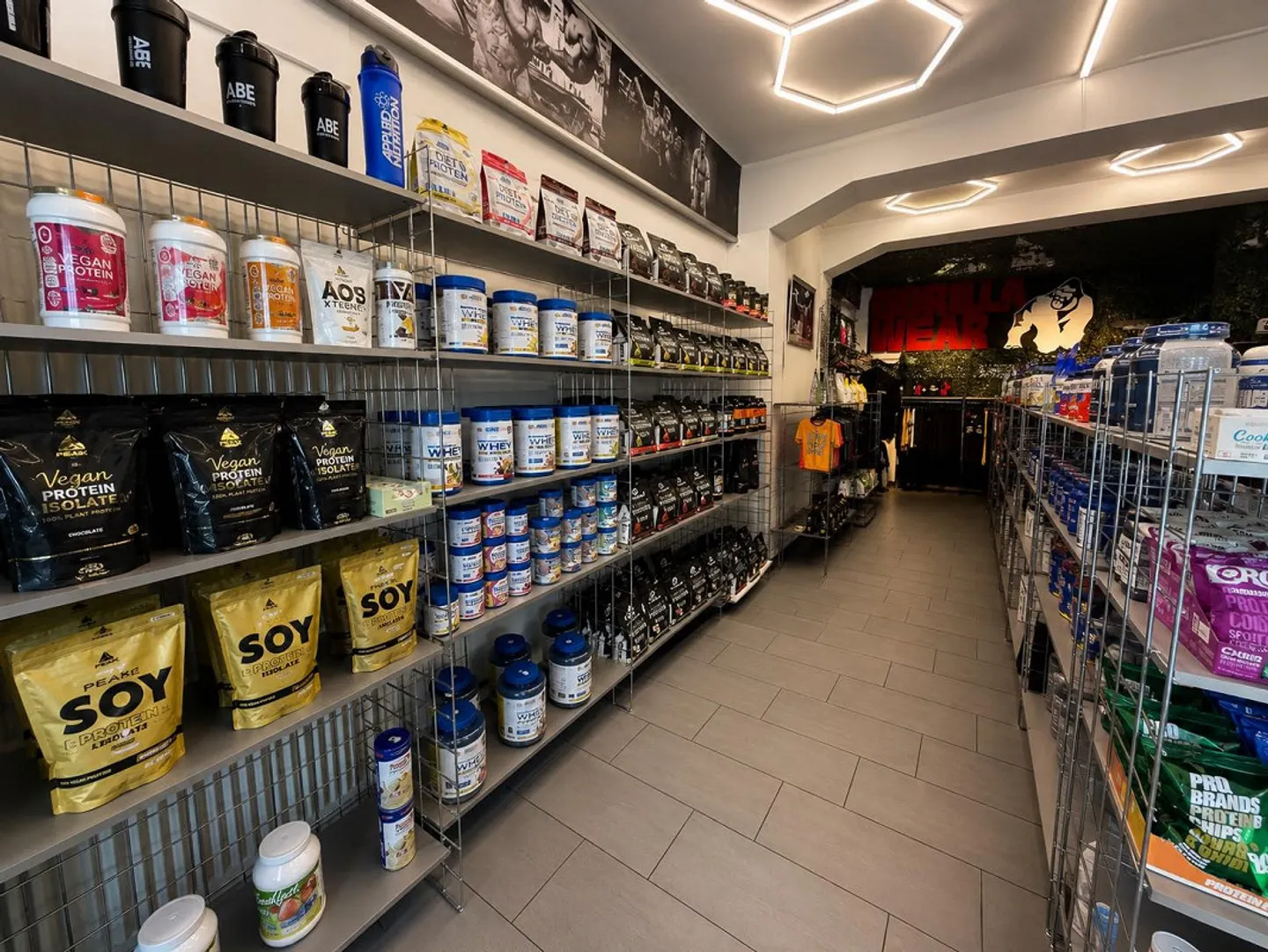 Looking for a new tenant for retail space - Photo 3 of 3