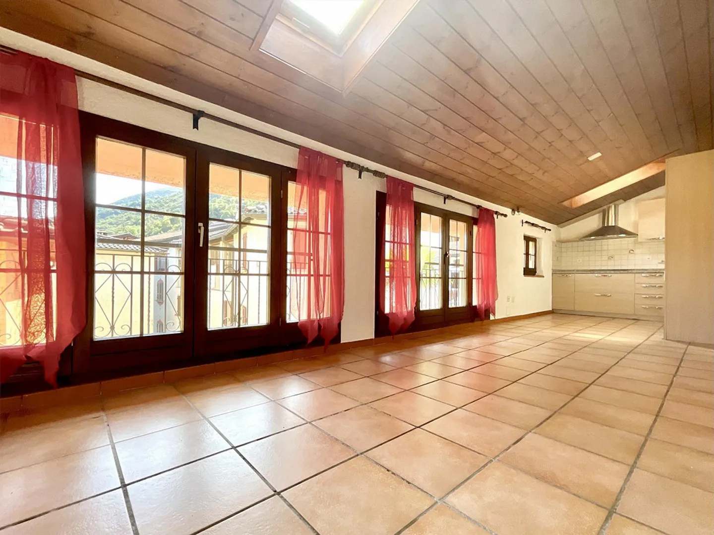 BEDANO - FOR SALE SEMI-DETACHED HOUSE IN HISTORICAL CENTER - Photo 8 of 11