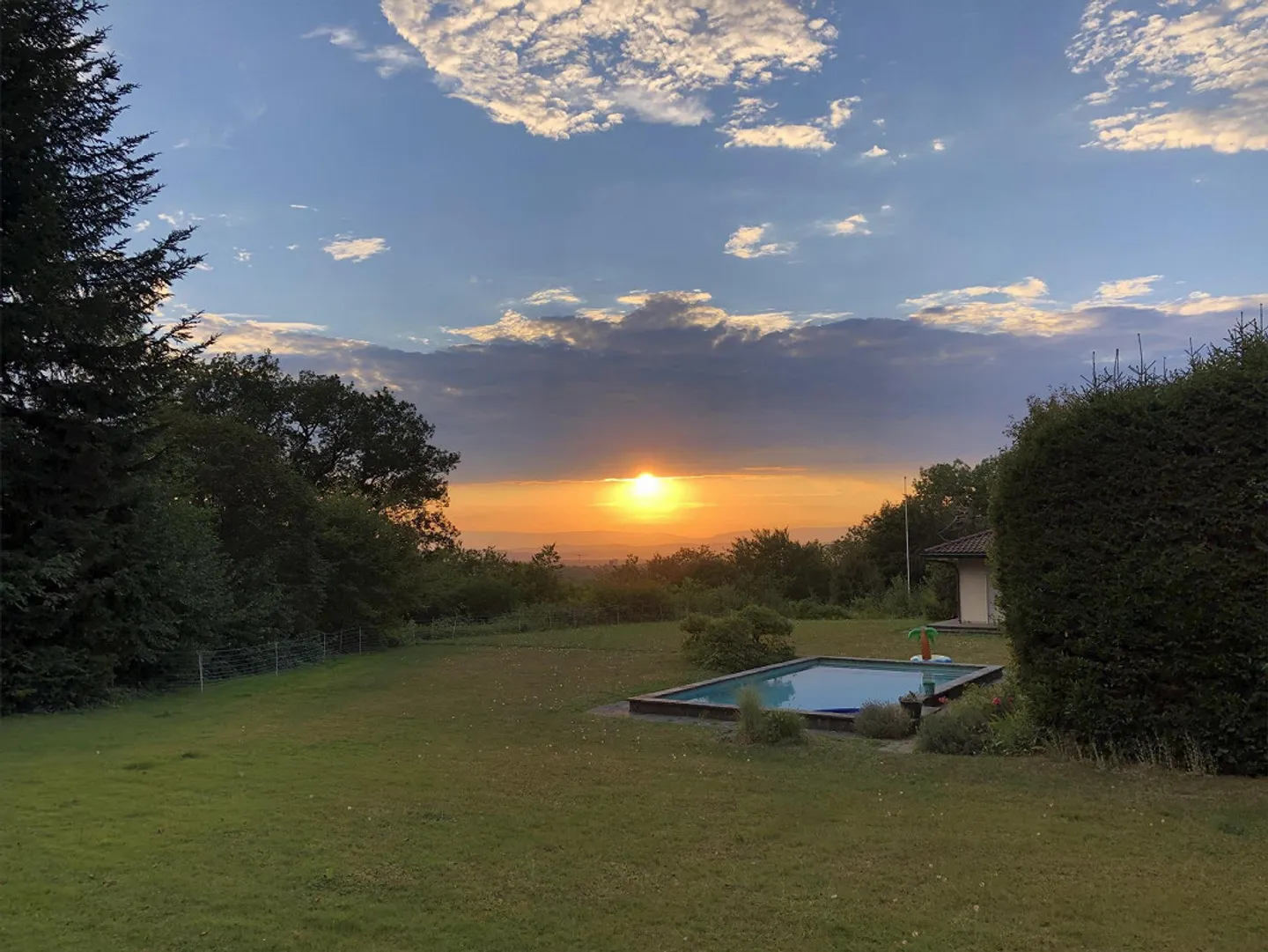 9-Zimmer-Einfamilienhaus mit grossem Umschwung - Foto 1 von 16