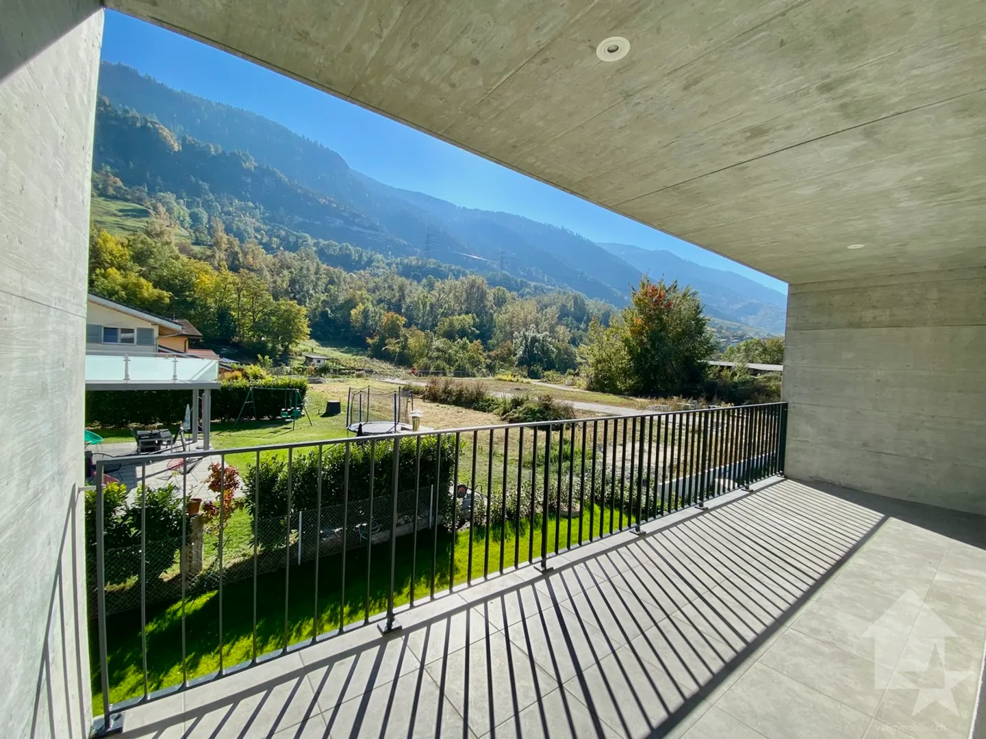 Magnifica villa nuova 5.5 locali, giardino, grande garage e parcheggio! - Foto 2 di 13