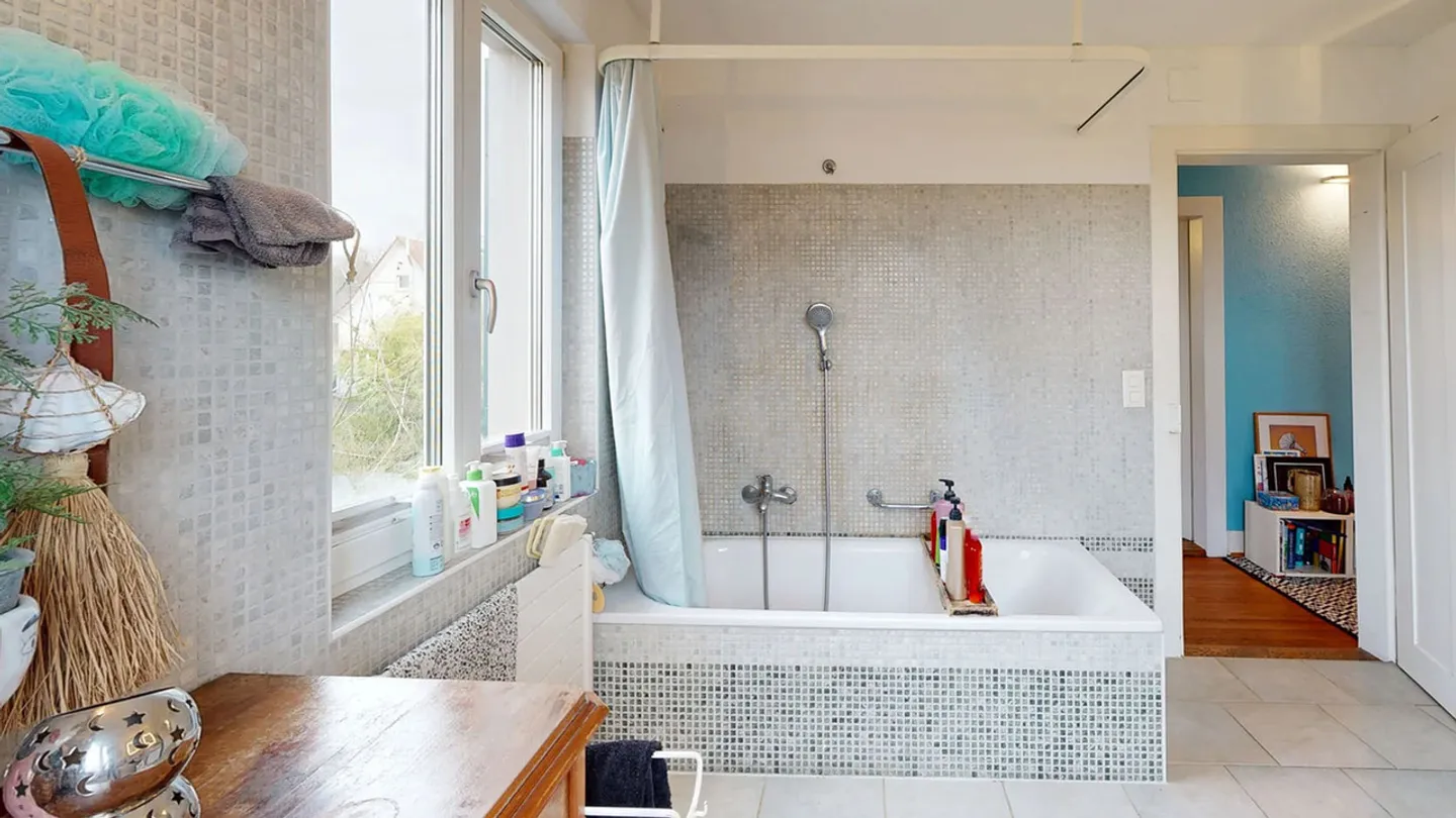 «Freistehendes 6.5-Zimmer-Einfamilienhaus mit Carport und Schwedenofen» - Foto 12 von 27