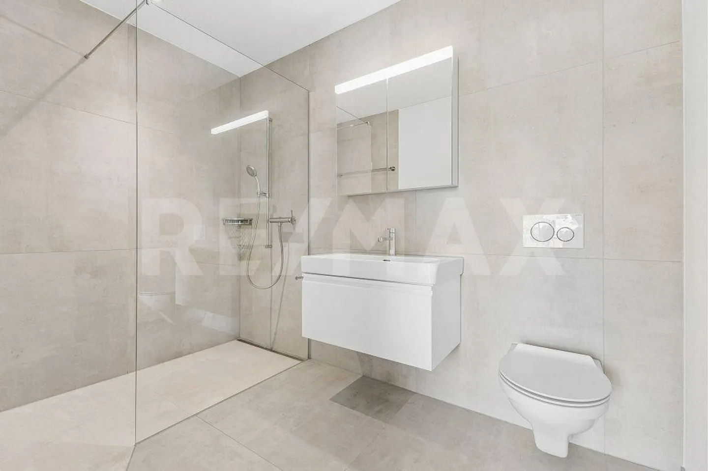 Living with Comfort & Quality in Minergie Standard - Photo 4 of 13