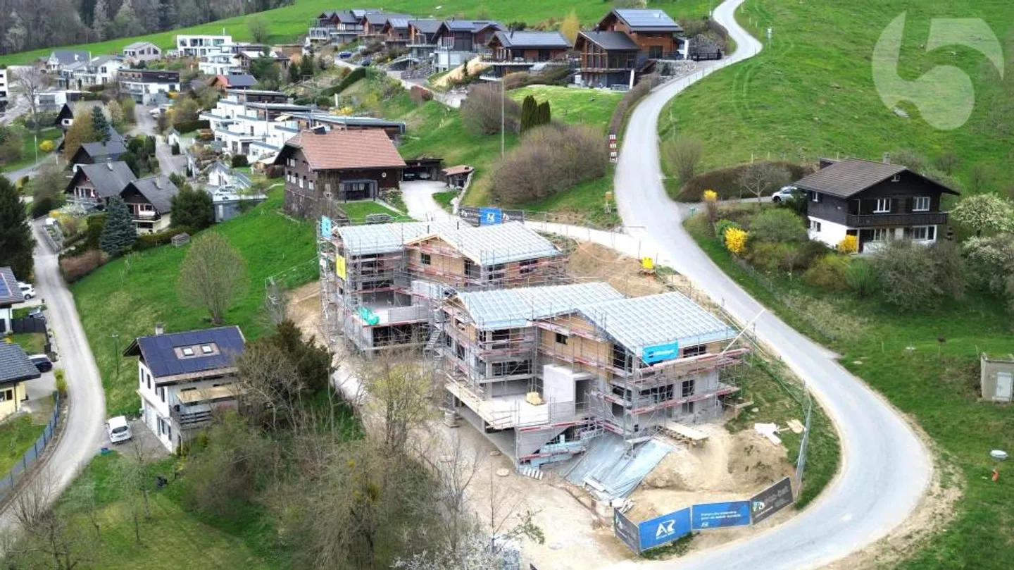 Ultima villa bifamiliare con vista mozzafiato sul lago e sulle montagne - Foto 1 di 7