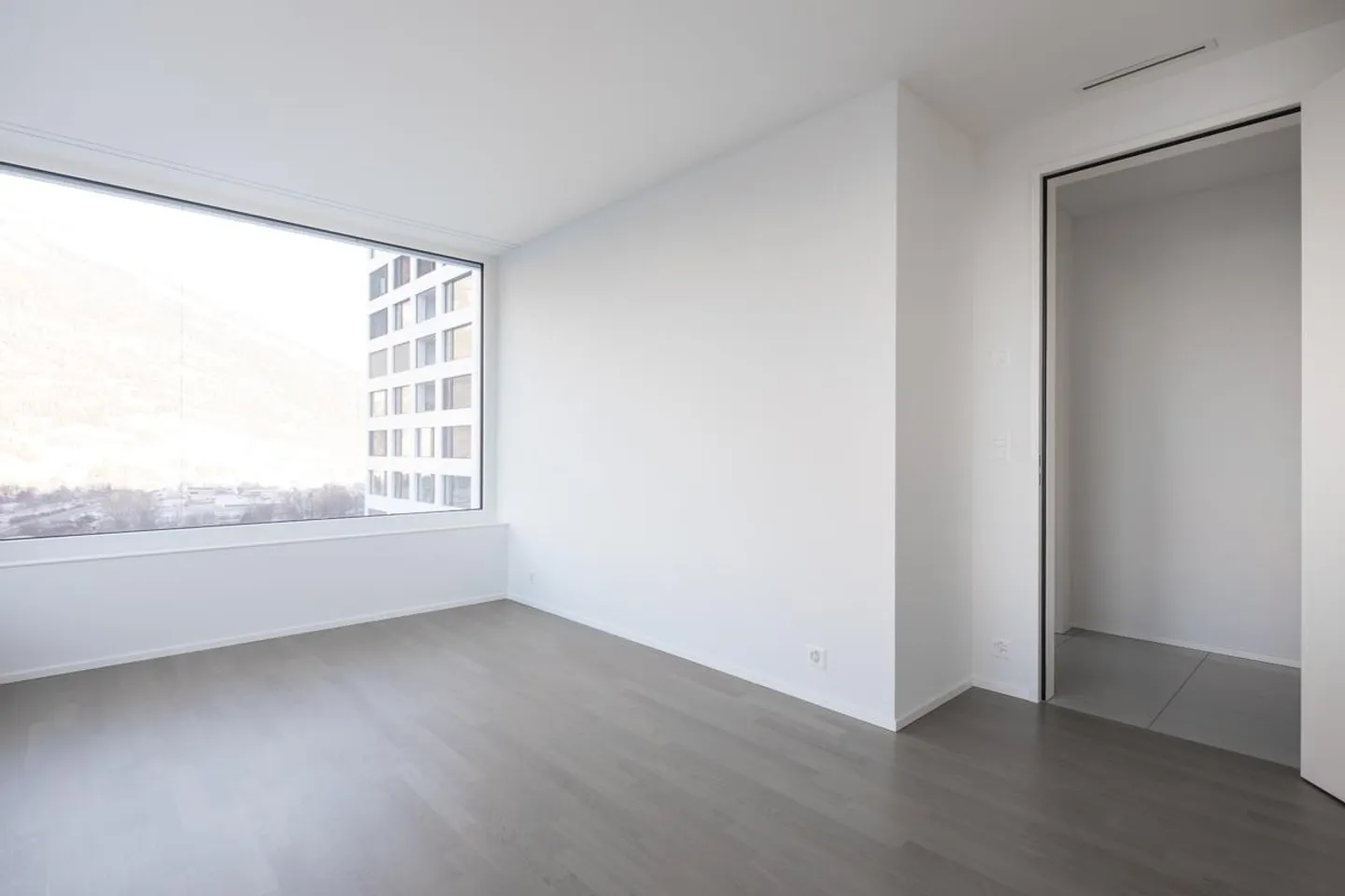 Appartement parfait pour les navetteurs au 17ème étage - Photo 10 sur 13