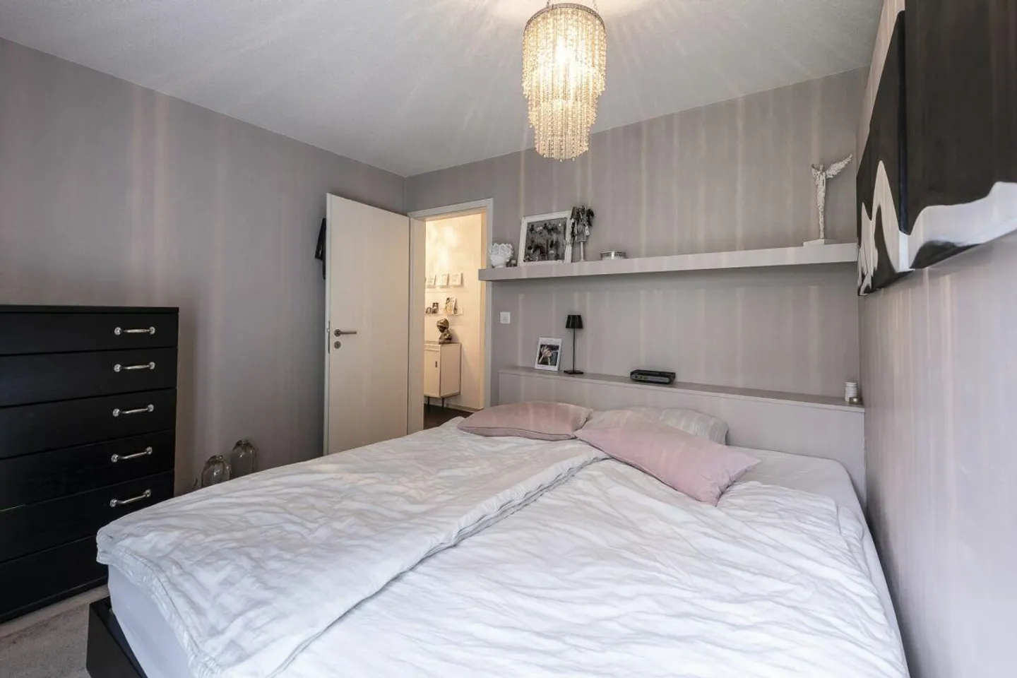 Spacious 5.5 Room Condominium with Parking Space - Photo 25 of 30