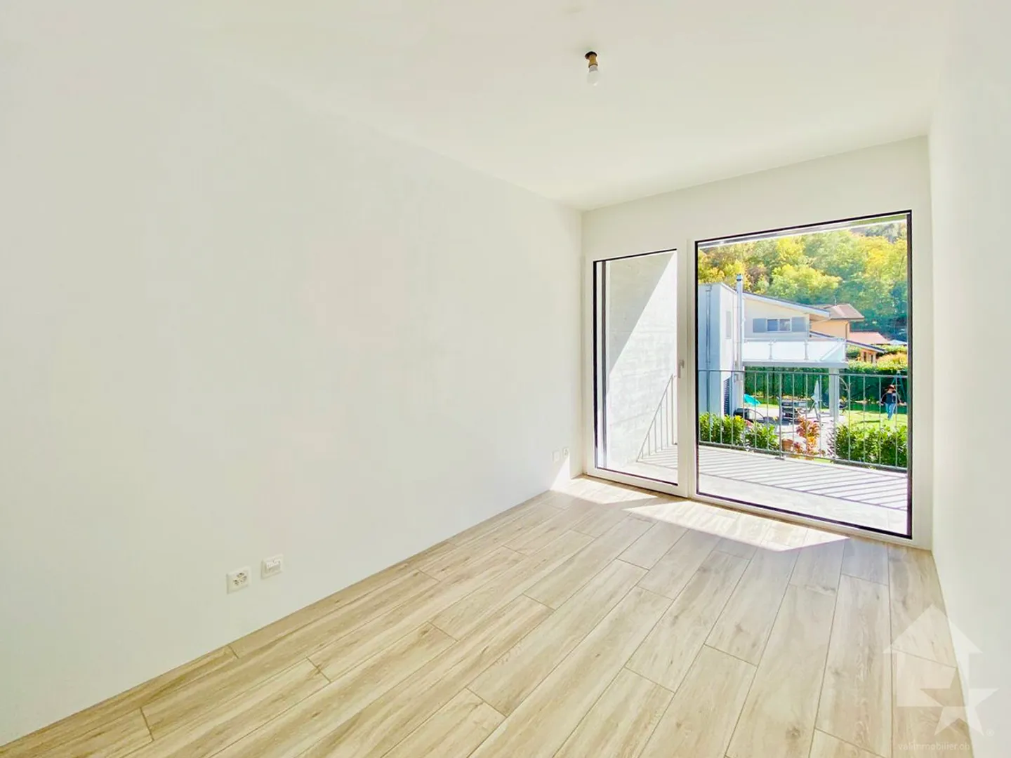 Magnifica villa nuova 5.5 locali, giardino, grande garage e parcheggio! - Foto 11 di 13