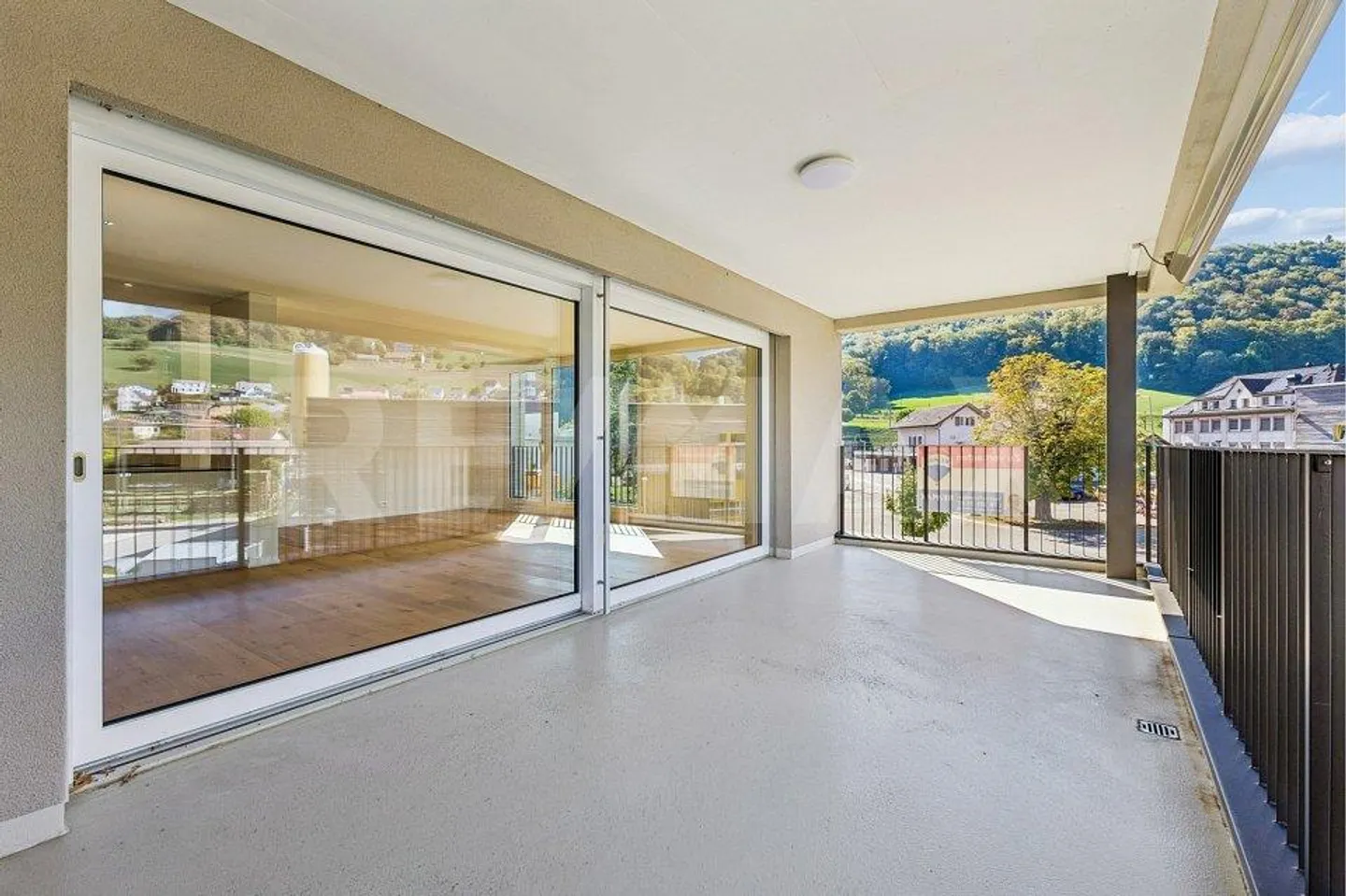 Living with Comfort & Quality in Minergie Standard - Photo 12 of 13