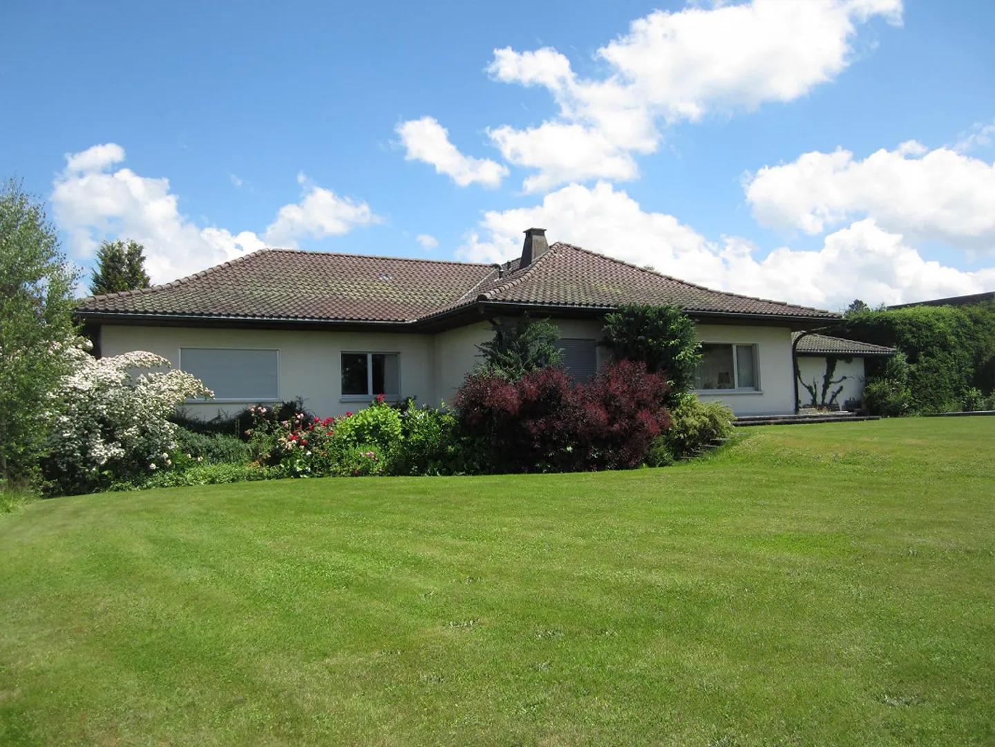 9-Zimmer-Einfamilienhaus mit grossem Umschwung - Foto 7 von 16