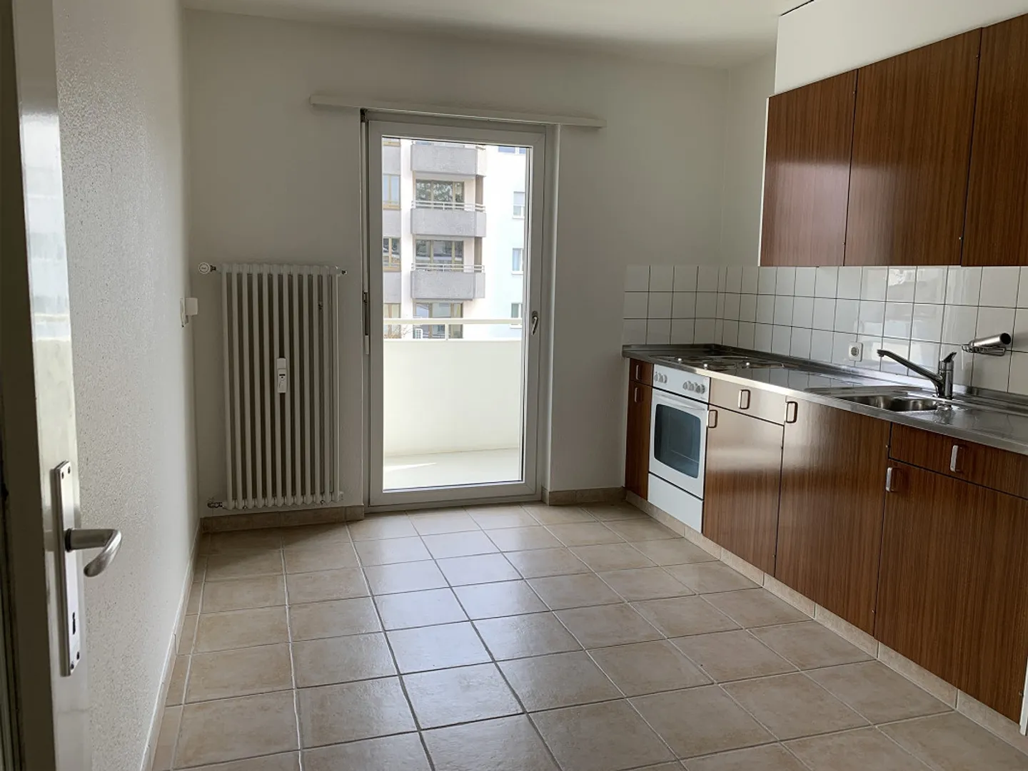 Ampio e luminoso appartamento di 4 stanze (103m²) con torre di lavaggio privata a Reinach-Dorf - Foto 6 di 18