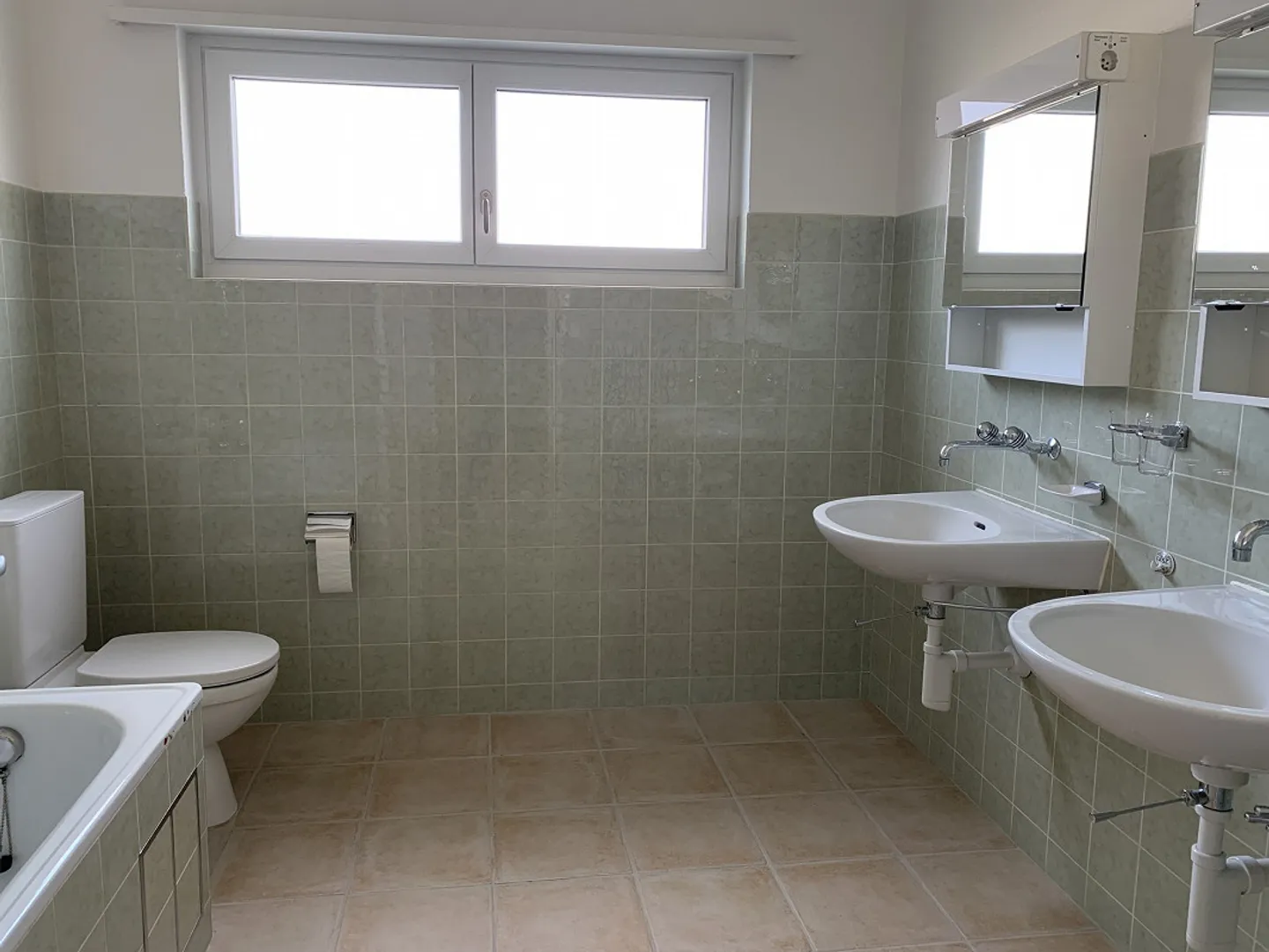 Ampio e luminoso appartamento di 4 stanze (103m²) con torre di lavaggio privata a Reinach-Dorf - Foto 7 di 18