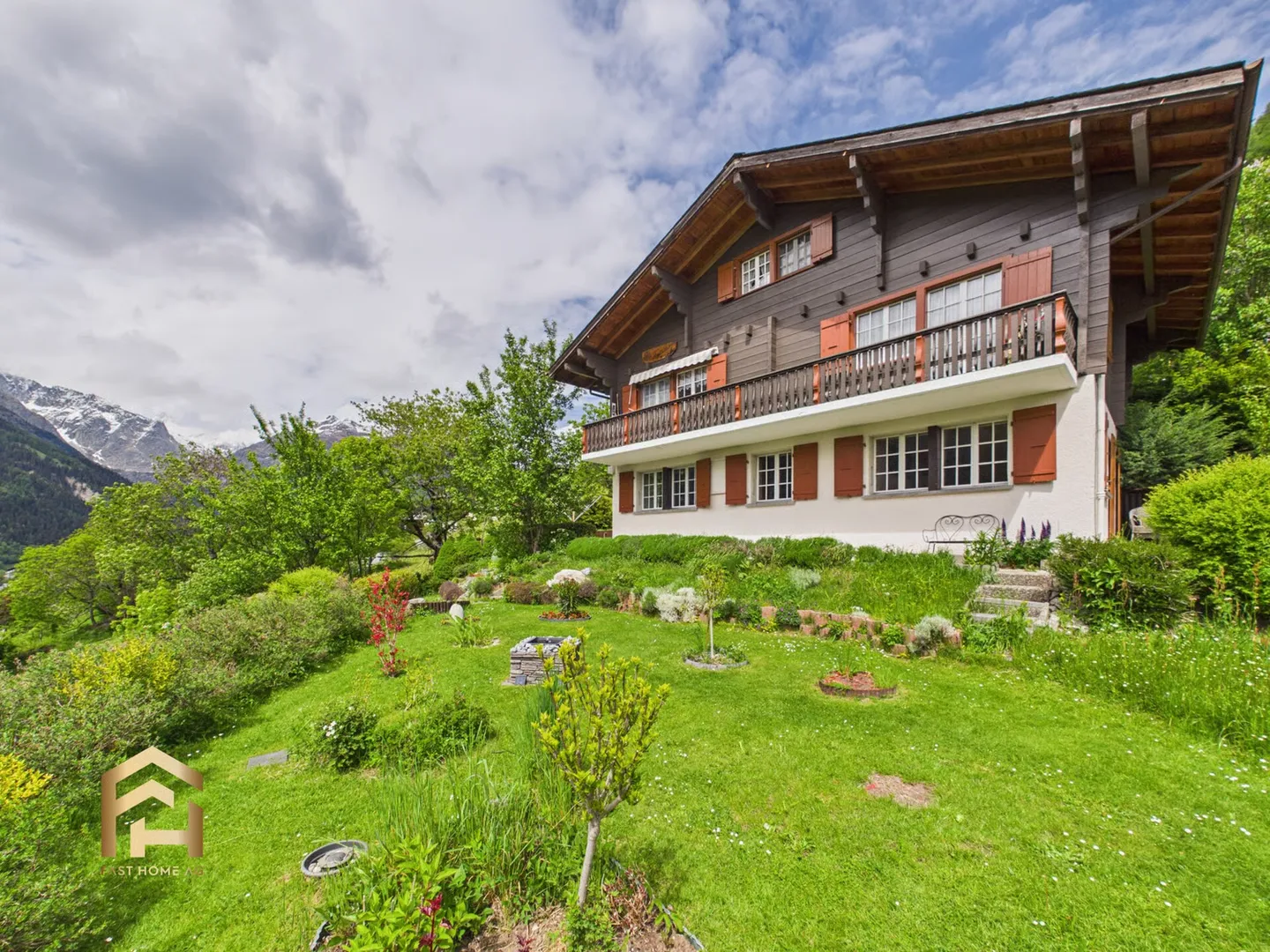 Chalet soleggiato con appartamento separato e vista mozzafiato - Foto 1 di 13
