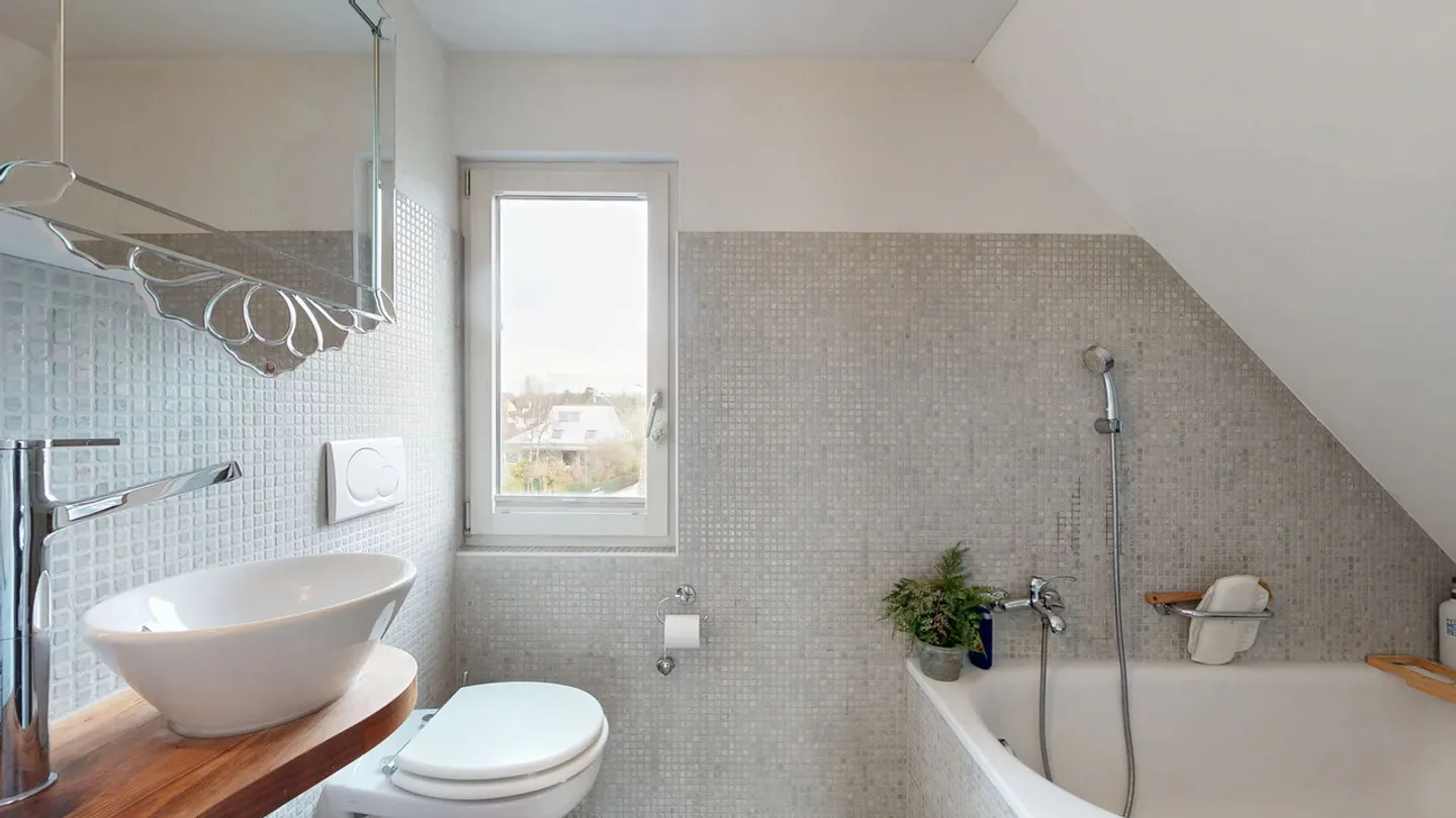 «Freistehendes 6.5-Zimmer-Einfamilienhaus mit Carport und Schwedenofen» - Foto 18 von 27