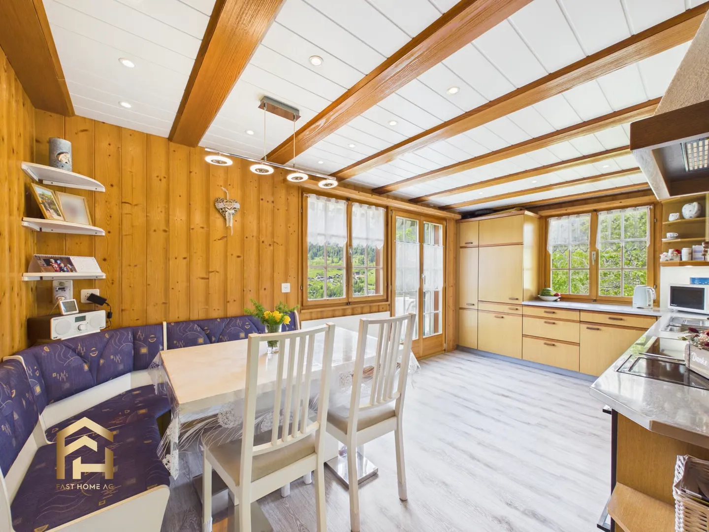 Chalet soleggiato con appartamento separato e vista mozzafiato - Foto 4 di 13